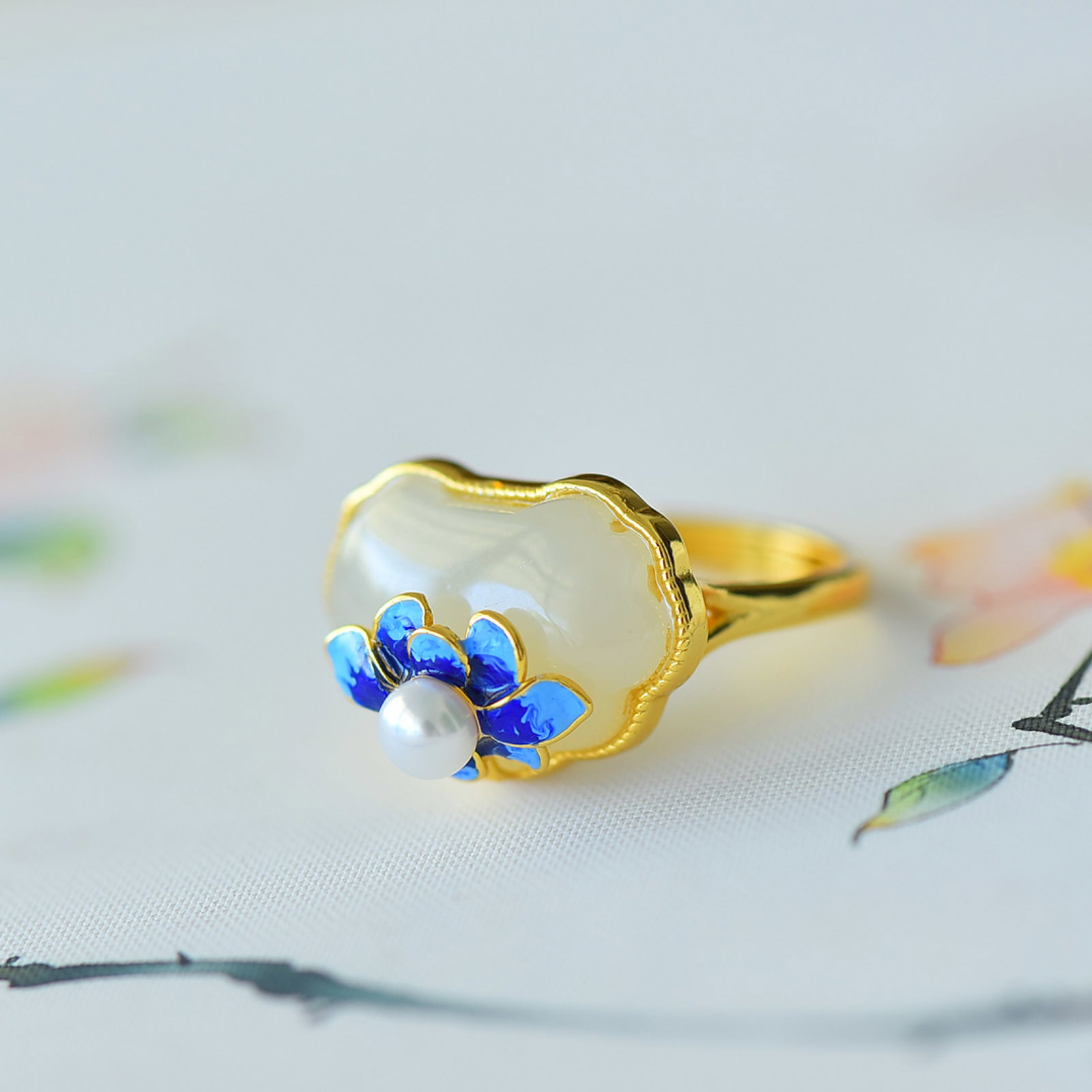 An Exquisite Sterling Silver-Gold Plated Inlaid White Jade Ring - 4