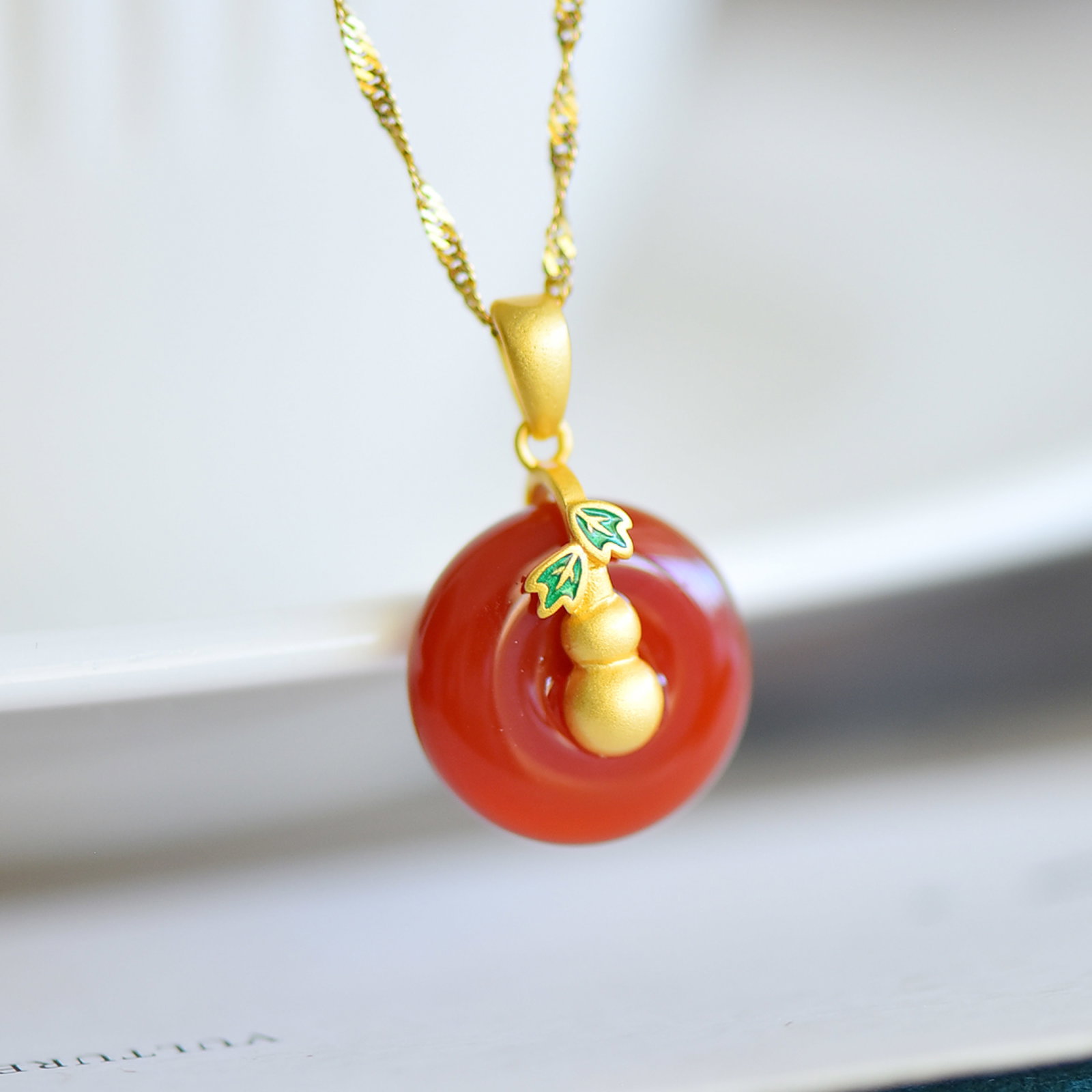 An Exquisite Sterling Silver-Gold Plated Inlaid Agate Pendant - 3