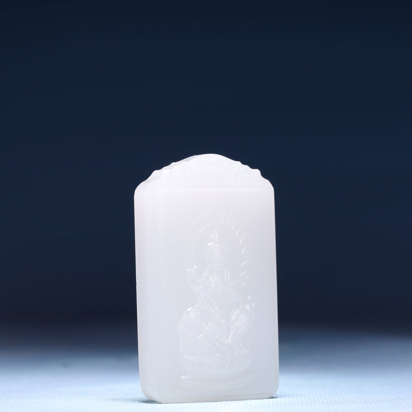 An Exquisite White Jade Statue of Avalokitesvara Pendant - 3