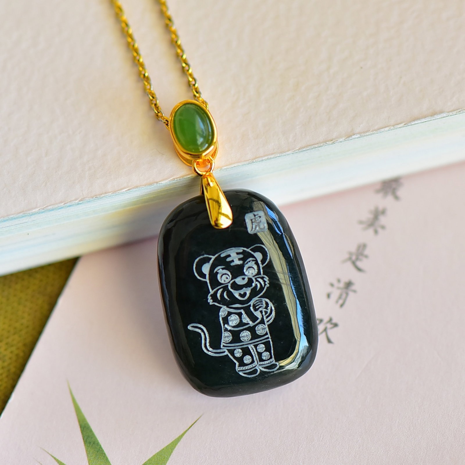 An Exquisite Sterling Silver-Gold Plated Inlaid Black Jade Pendant,Inlaid Jasper - 3