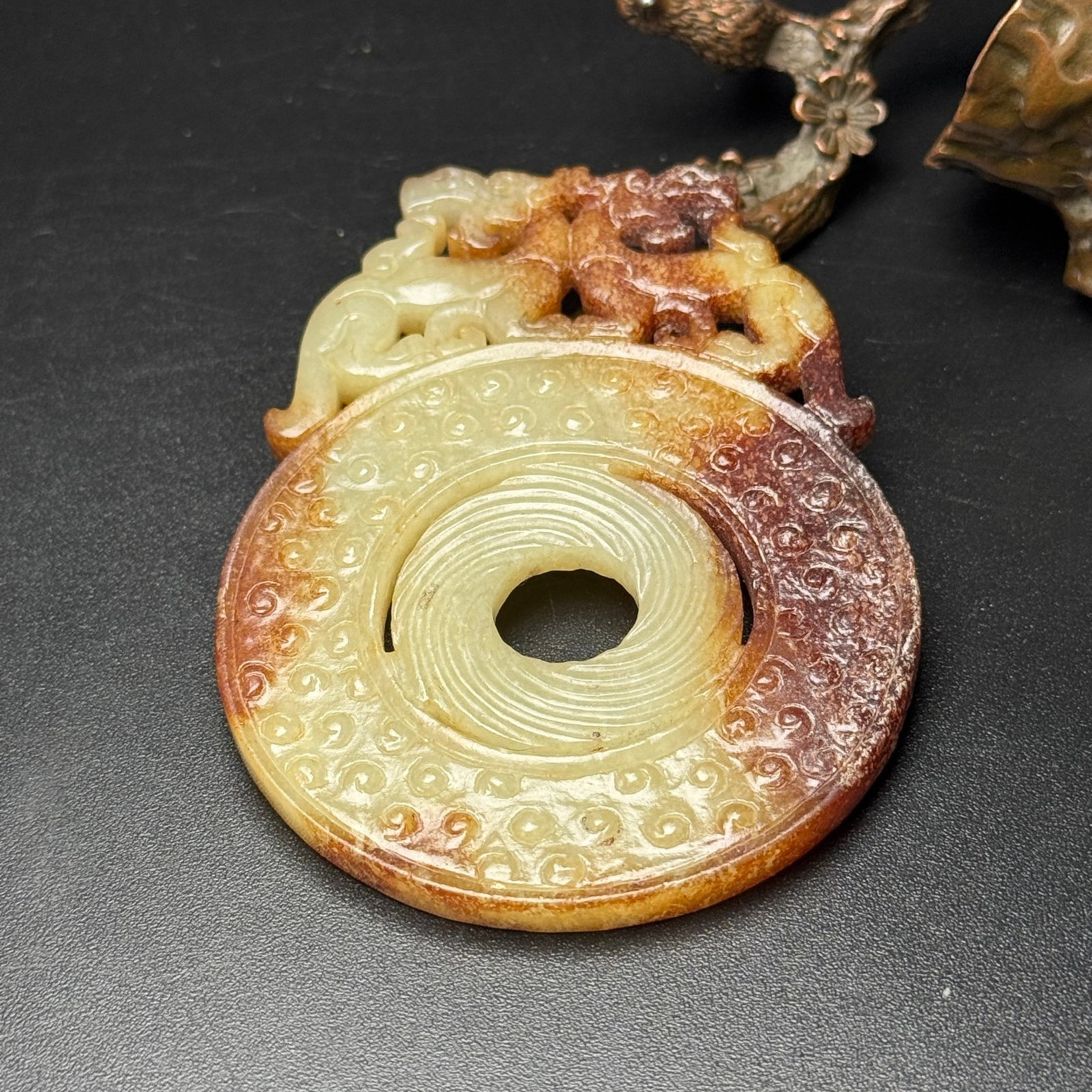 An Exquisite White Jade Auspicious Beast Pattern Pendant - 6