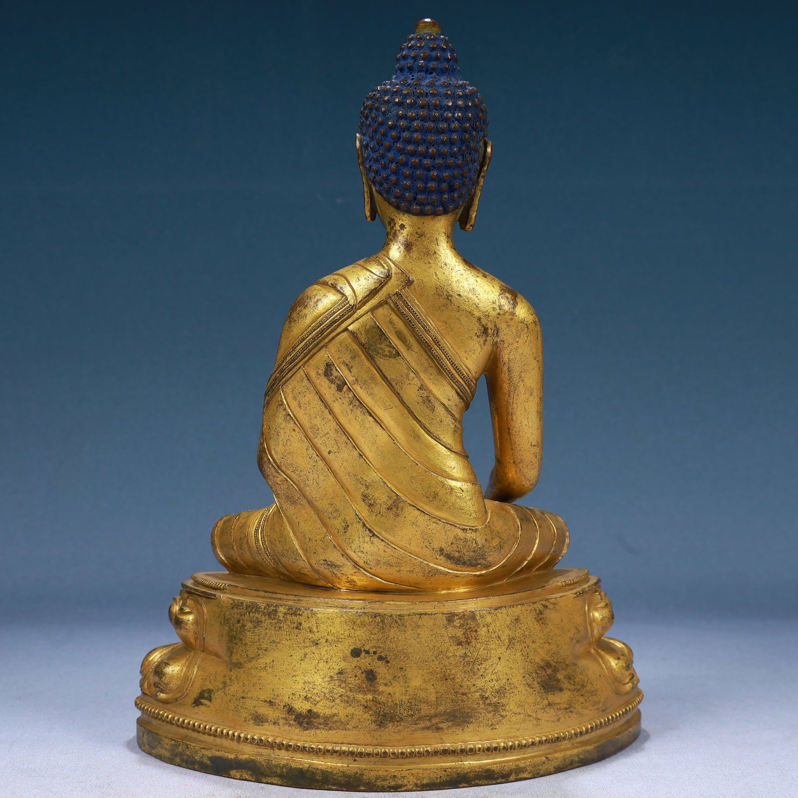 A Solemn Gilt Bronze Statue of Sakyamuni - 10