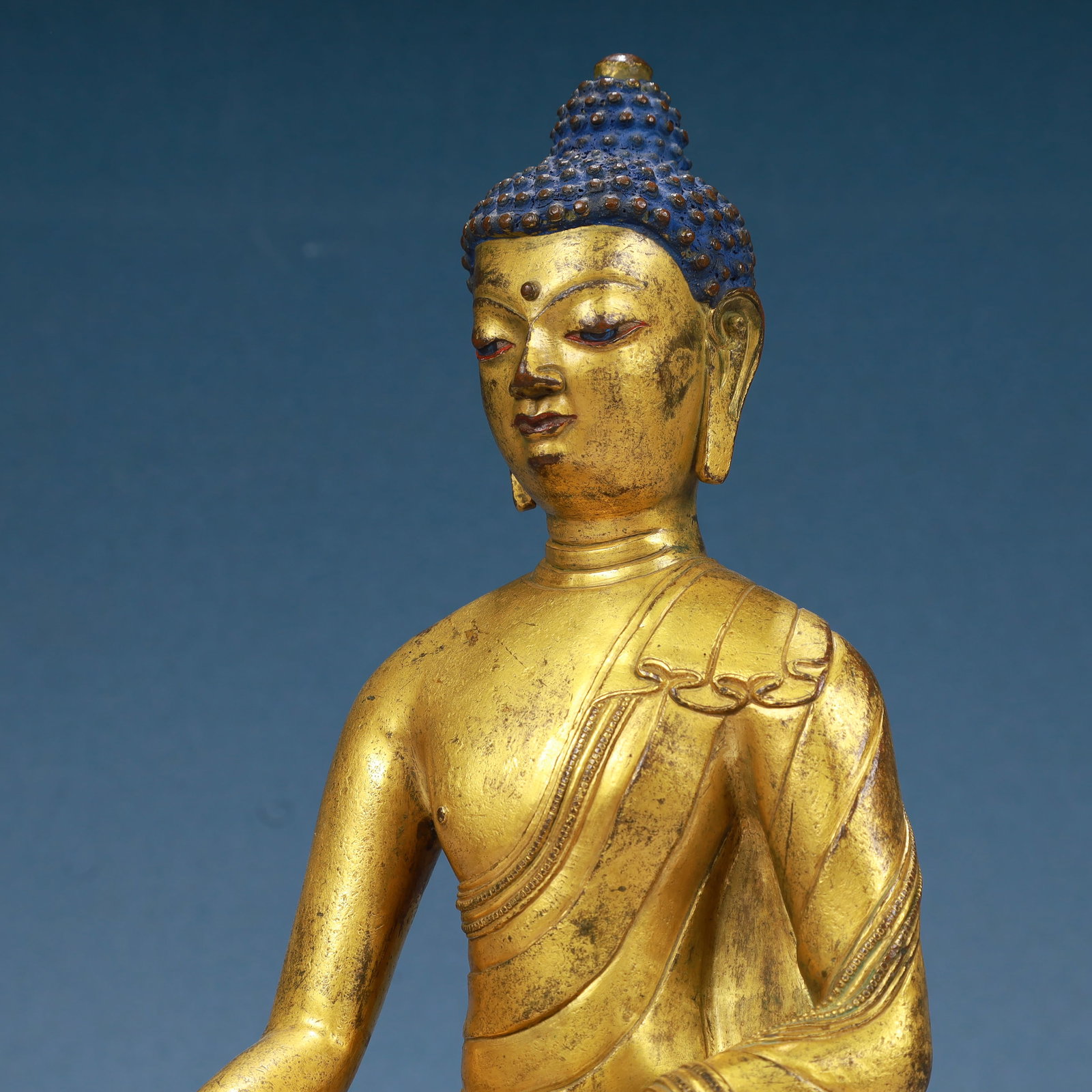A Solemn Gilt Bronze Statue of Sakyamuni - 6