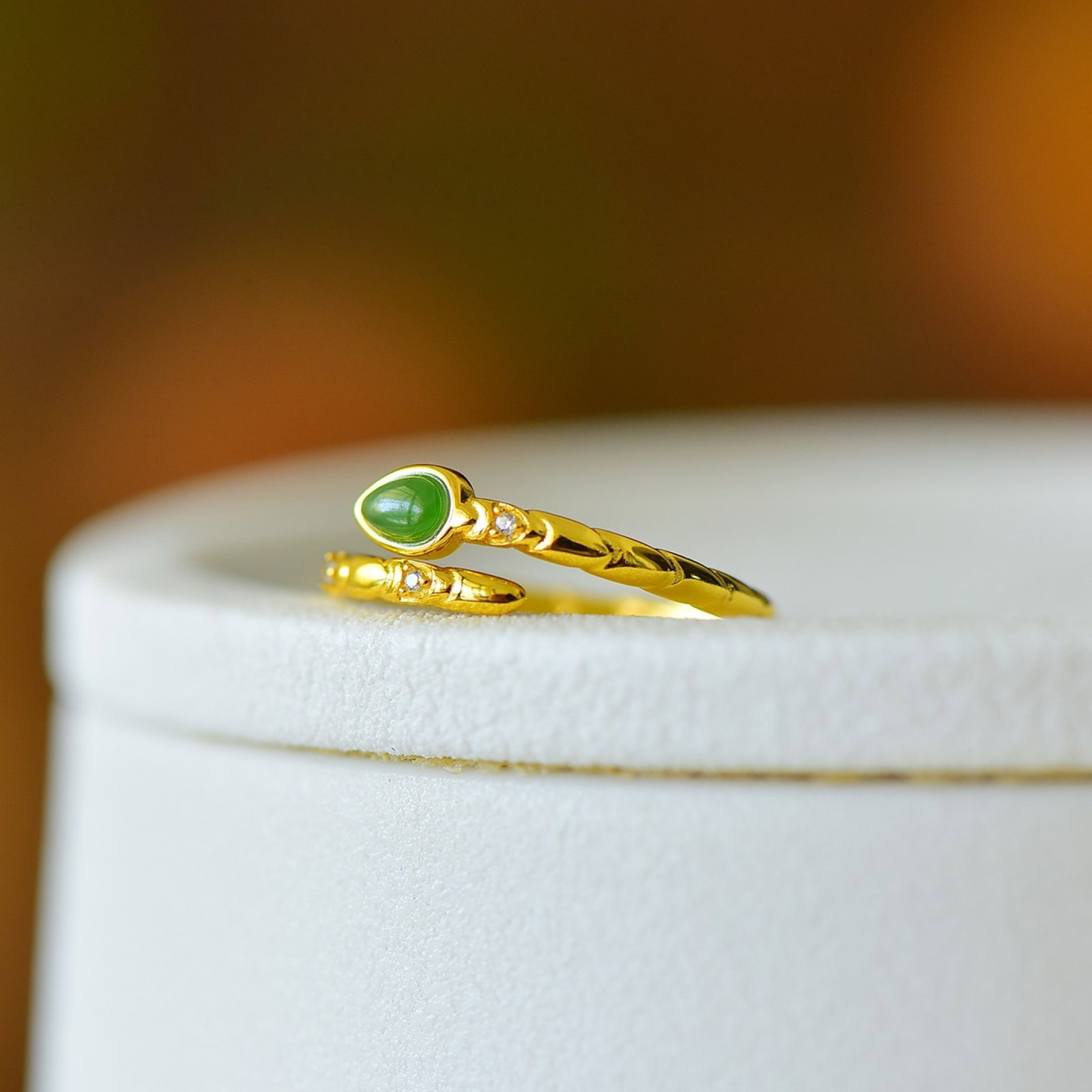 An Exquisite Sterling Silver-Gold Plated Inlaid Jasper Ring - 3