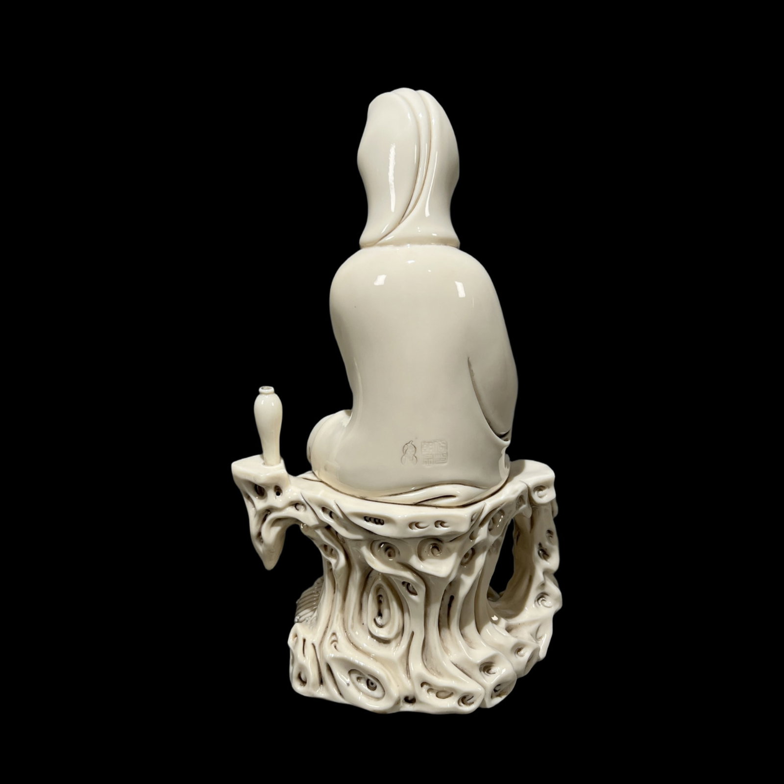 A Solemn Blance-De-Chine Statue of Avalokitesvara - 5