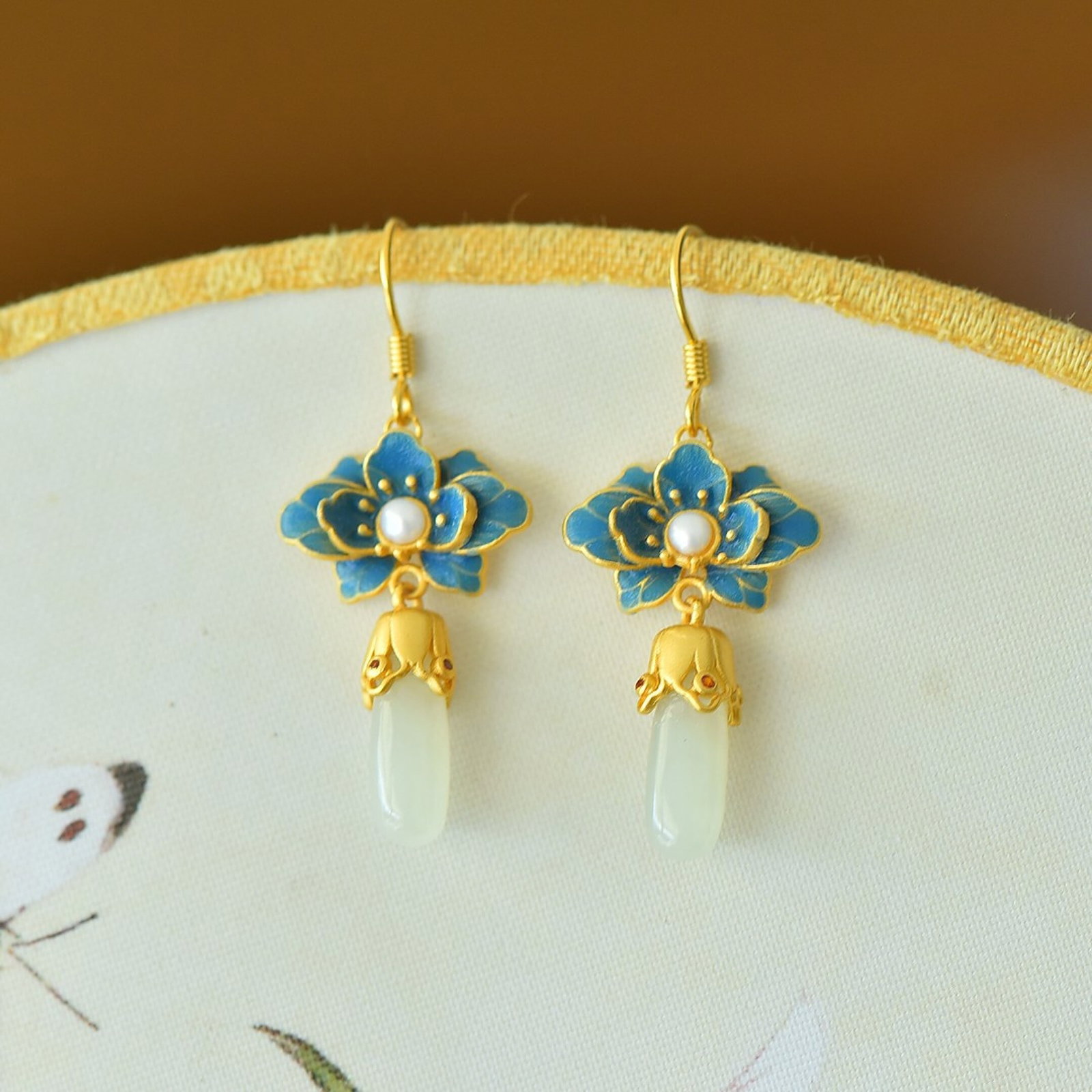 A Pair of Exquisite Sterling Silver-Gold Plated Inlaid White Jade Earrings - 3