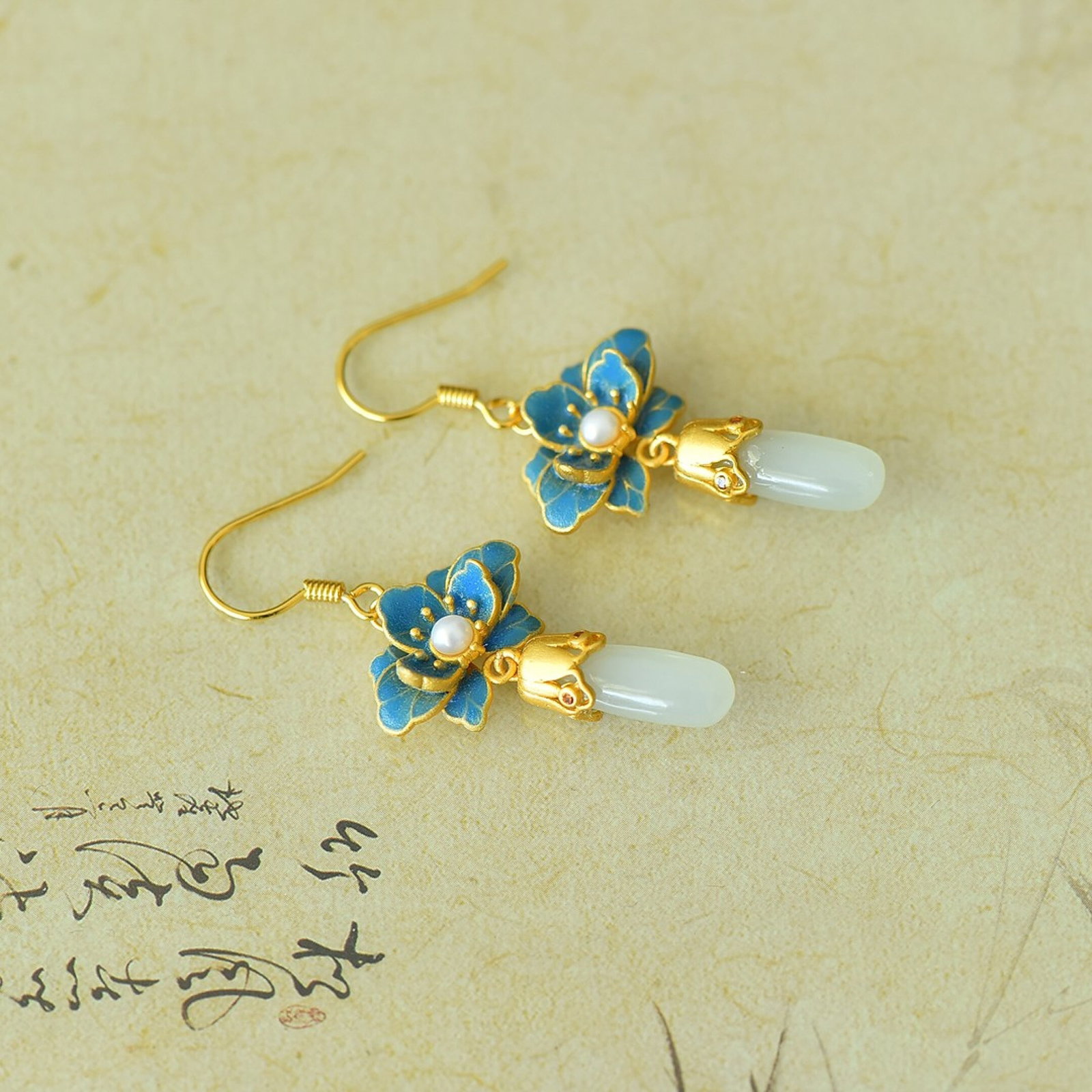 A Pair of Exquisite Sterling Silver-Gold Plated Inlaid White Jade Earrings - 4