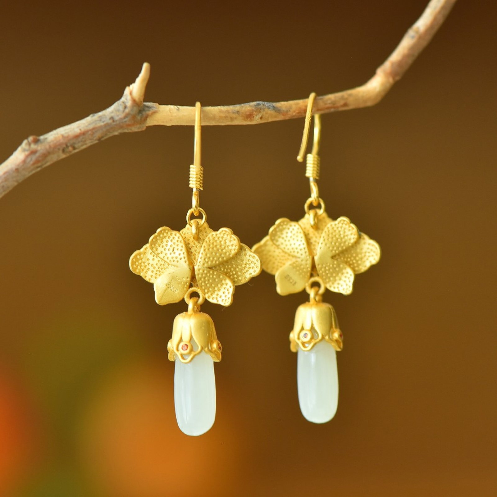 A Pair of Exquisite Sterling Silver-Gold Plated Inlaid White Jade Earrings - 5