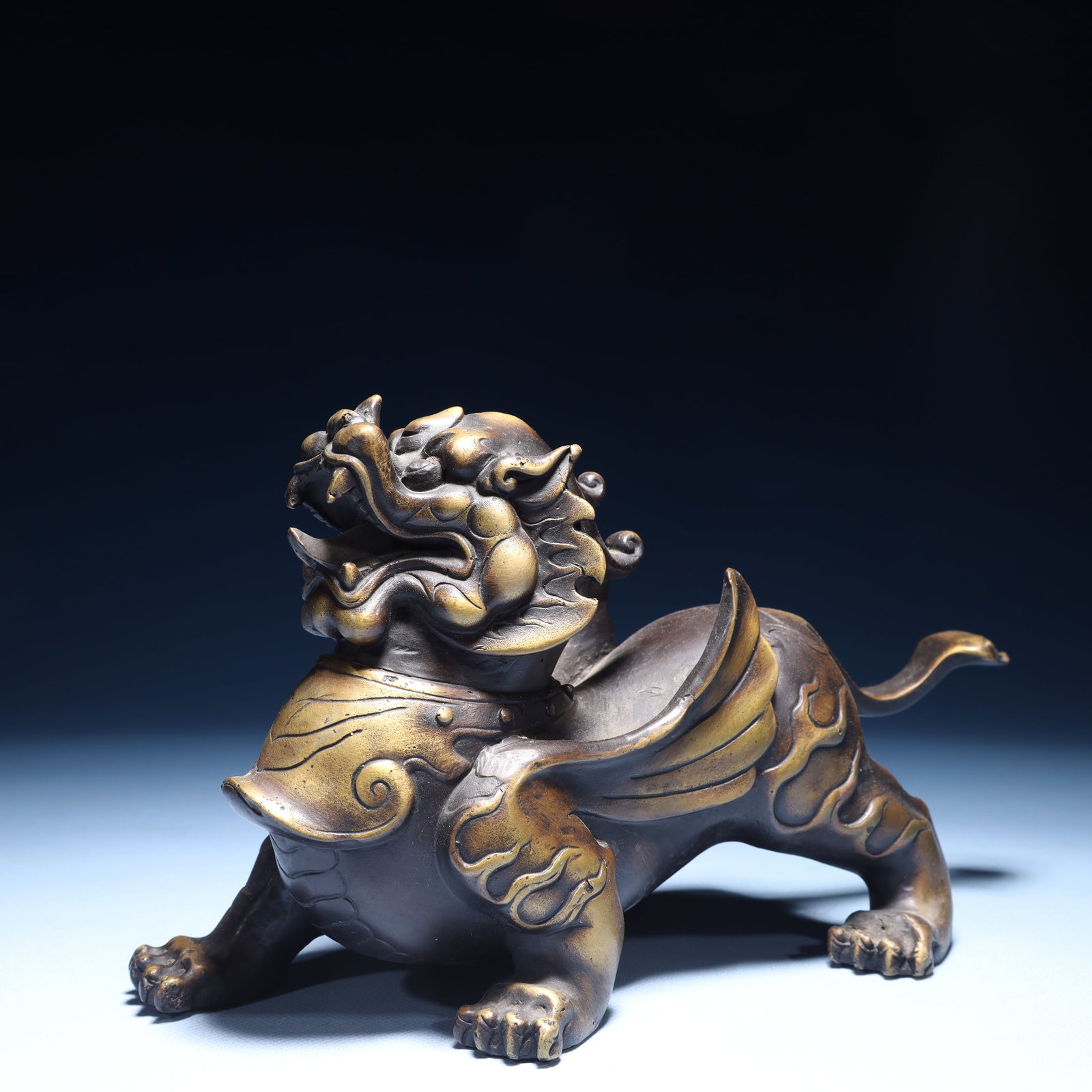 A Pair of Exquisite Bronze Wealth-Attracting Creature Ornaments - 10
