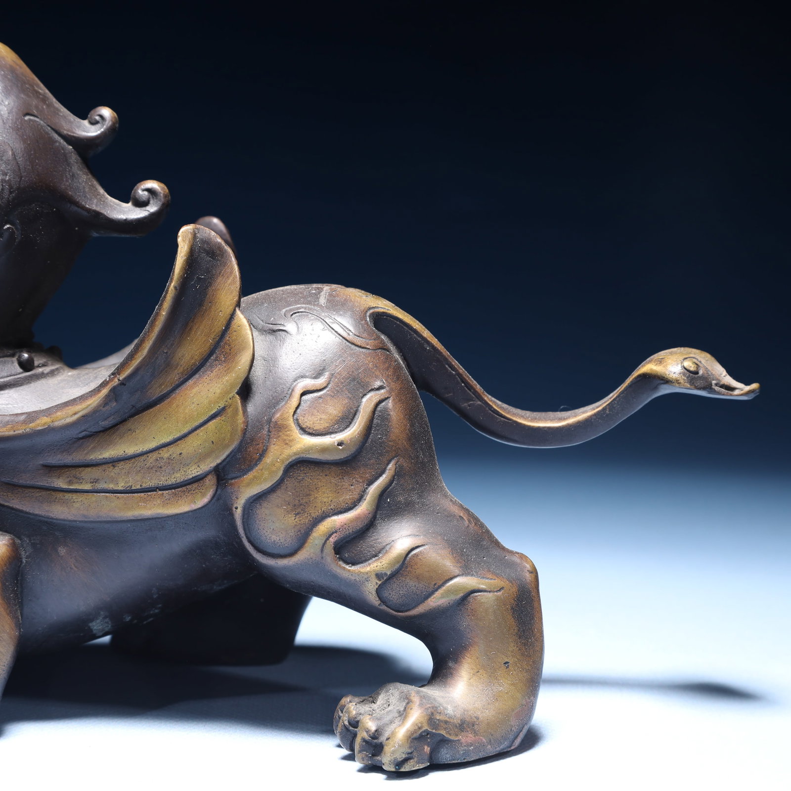 A Pair of Exquisite Bronze Wealth-Attracting Creature Ornaments - 13