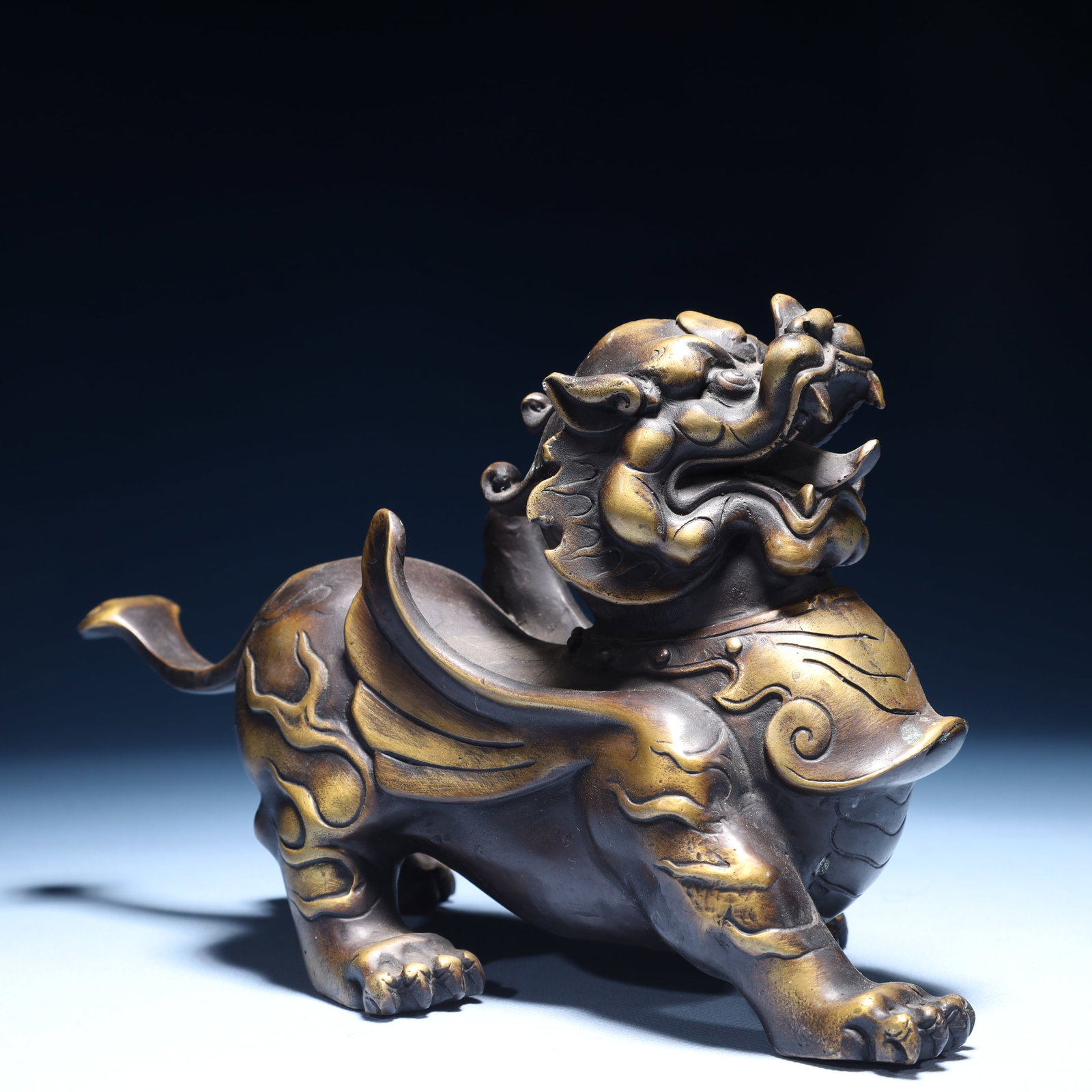 A Pair of Exquisite Bronze Wealth-Attracting Creature Ornaments - 14