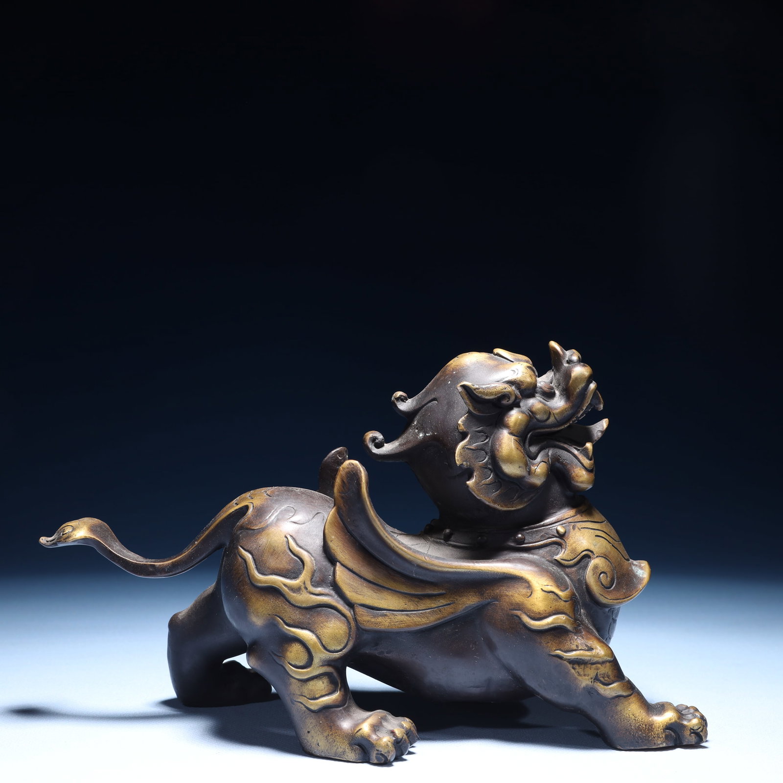 A Pair of Exquisite Bronze Wealth-Attracting Creature Ornaments - 15