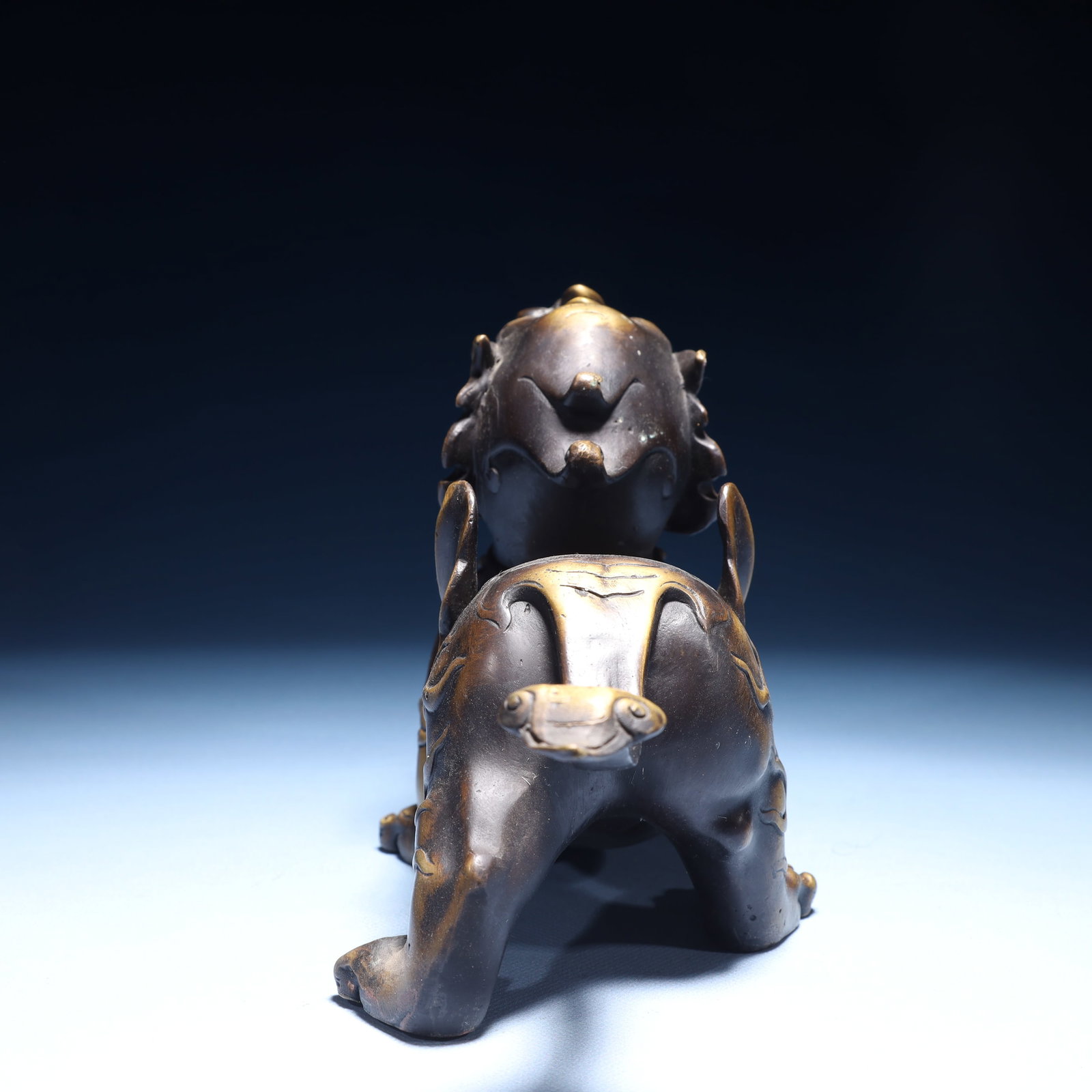 A Pair of Exquisite Bronze Wealth-Attracting Creature Ornaments - 17