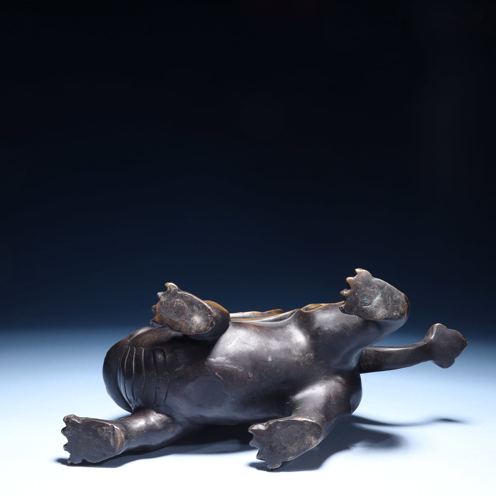 A Pair of Exquisite Bronze Wealth-Attracting Creature Ornaments - 20