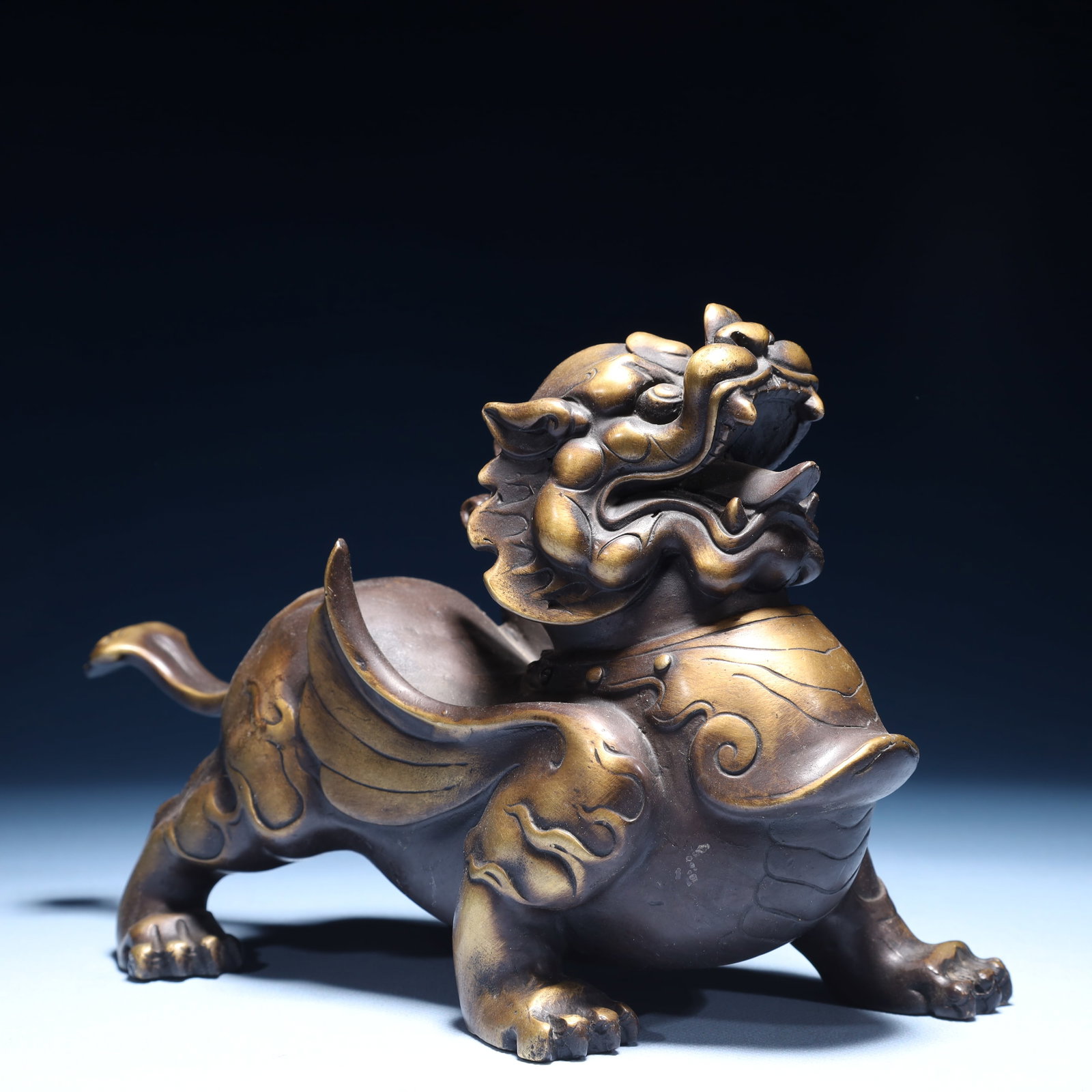 A Pair of Exquisite Bronze Wealth-Attracting Creature Ornaments - 5