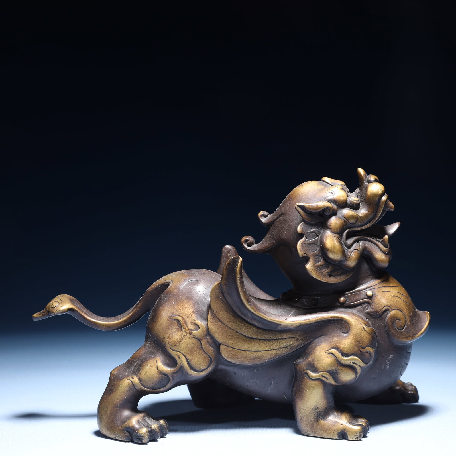A Pair of Exquisite Bronze Wealth-Attracting Creature Ornaments - 6
