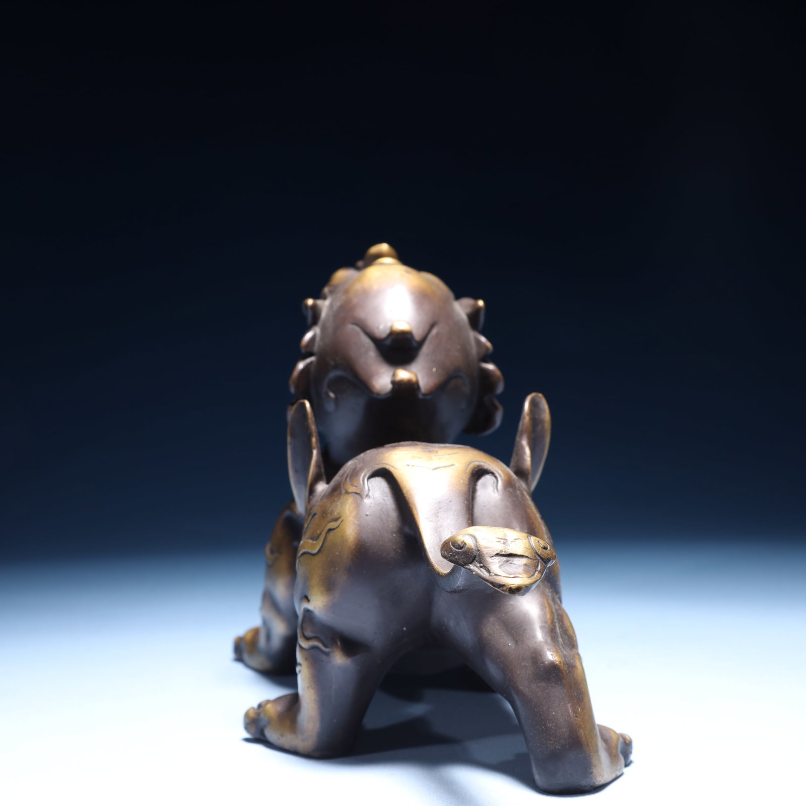 A Pair of Exquisite Bronze Wealth-Attracting Creature Ornaments - 7