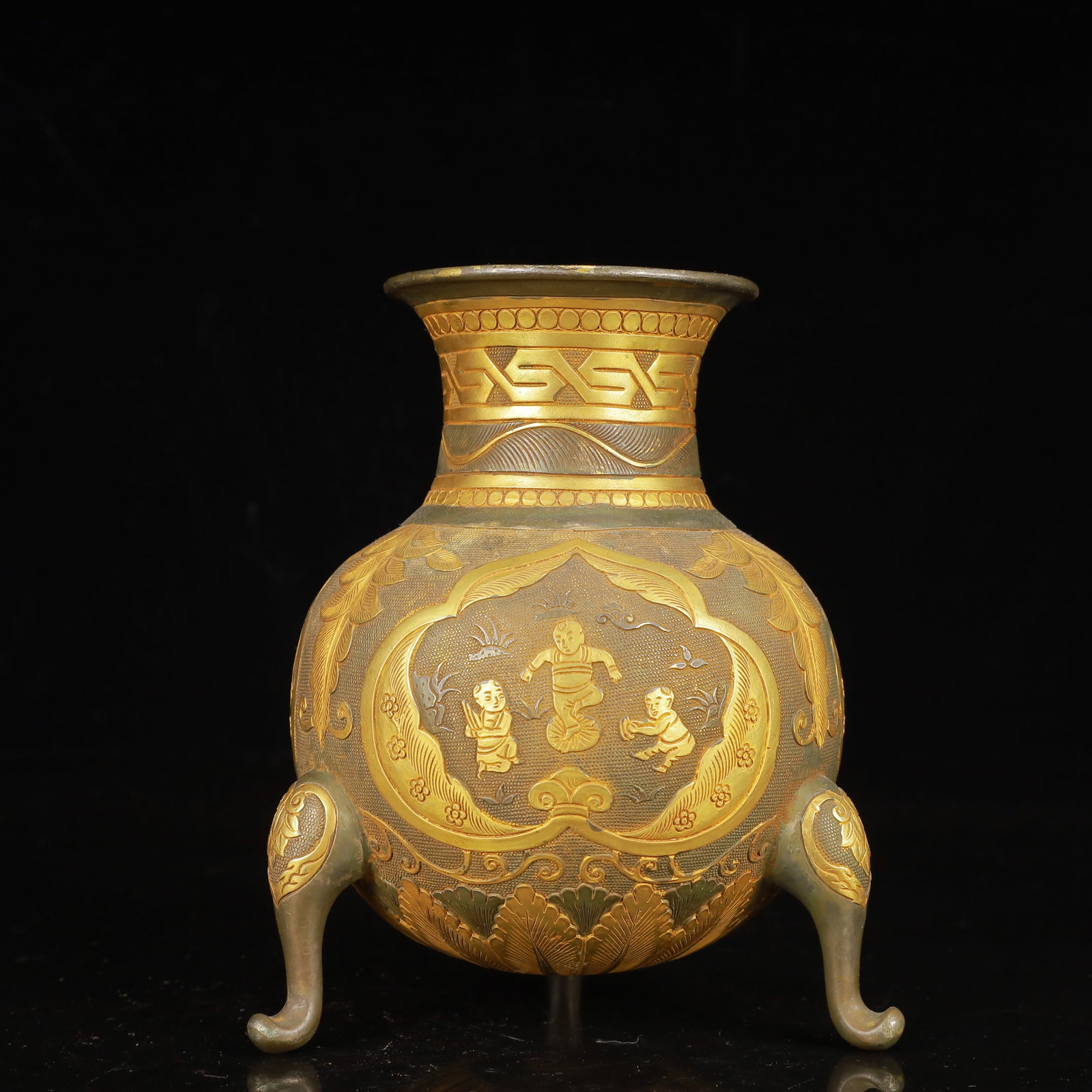 An Exquisite Gilt Silver Figure and Story Pattern Tripod Censer: Estimated Value:1600-3200 An Exquisite Gilt Silver Figure and Story Pattern Tripod Censer,Tang Dynasty,China,Zhenguan Four-Character Mark,Size:4.7inx5.7in,Weight:650g