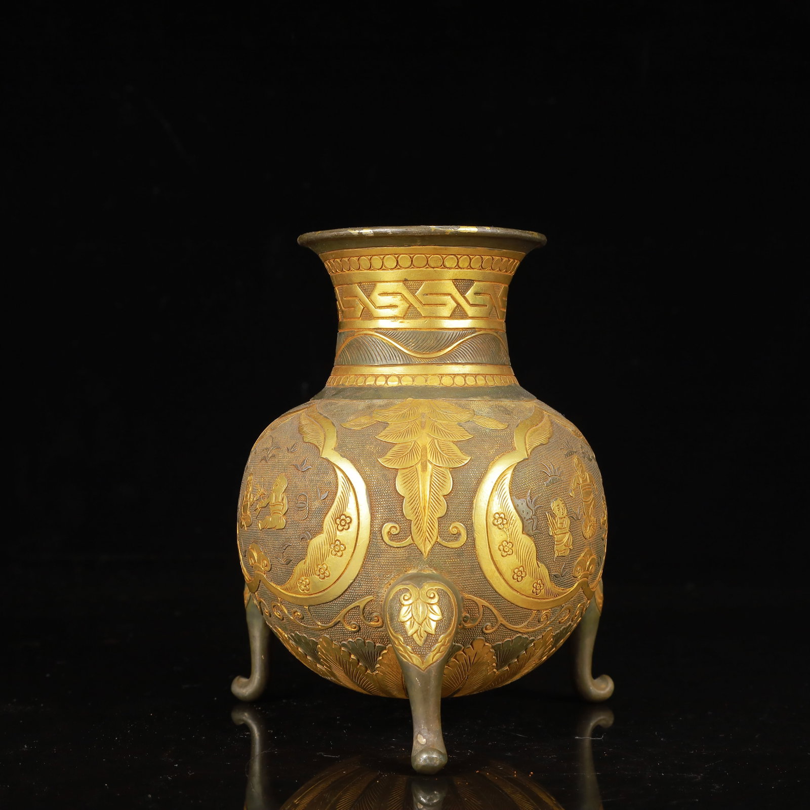 An Exquisite Gilt Silver Figure and Story Pattern Tripod Censer - 6