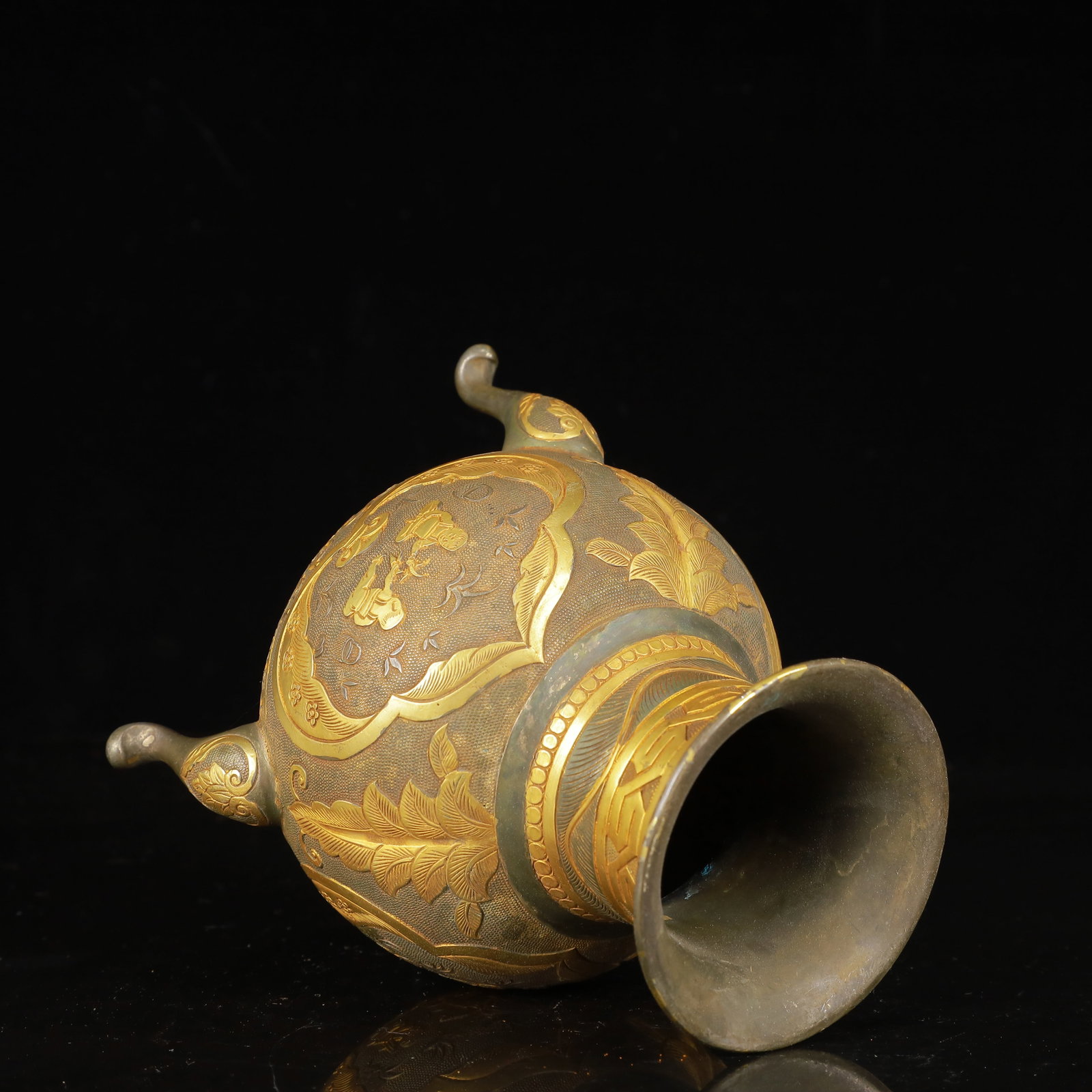 An Exquisite Gilt Silver Figure and Story Pattern Tripod Censer - 8