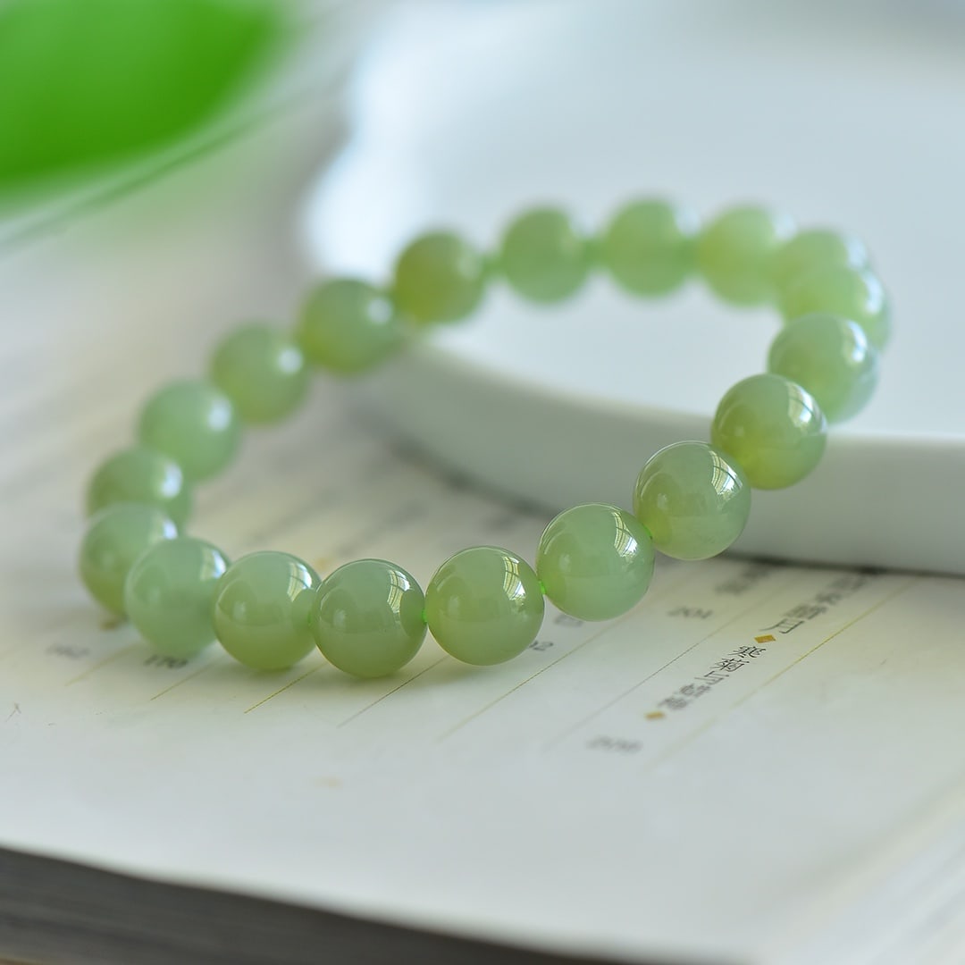 An Exquisite Greenish Jade Bracelets - 2