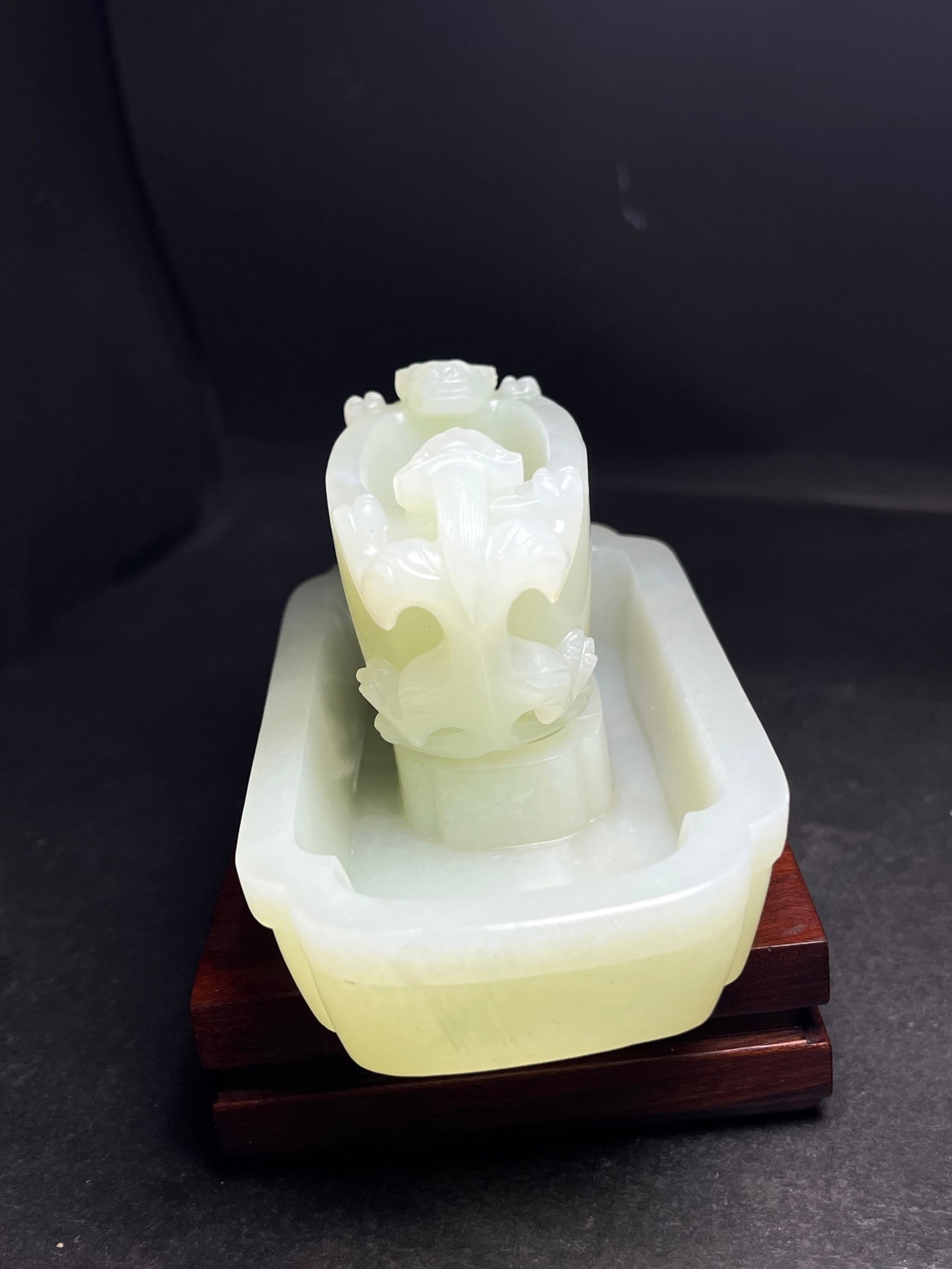 An Exquisite White Jade Chi-Dragon-Ears Cup,With Tray - 3