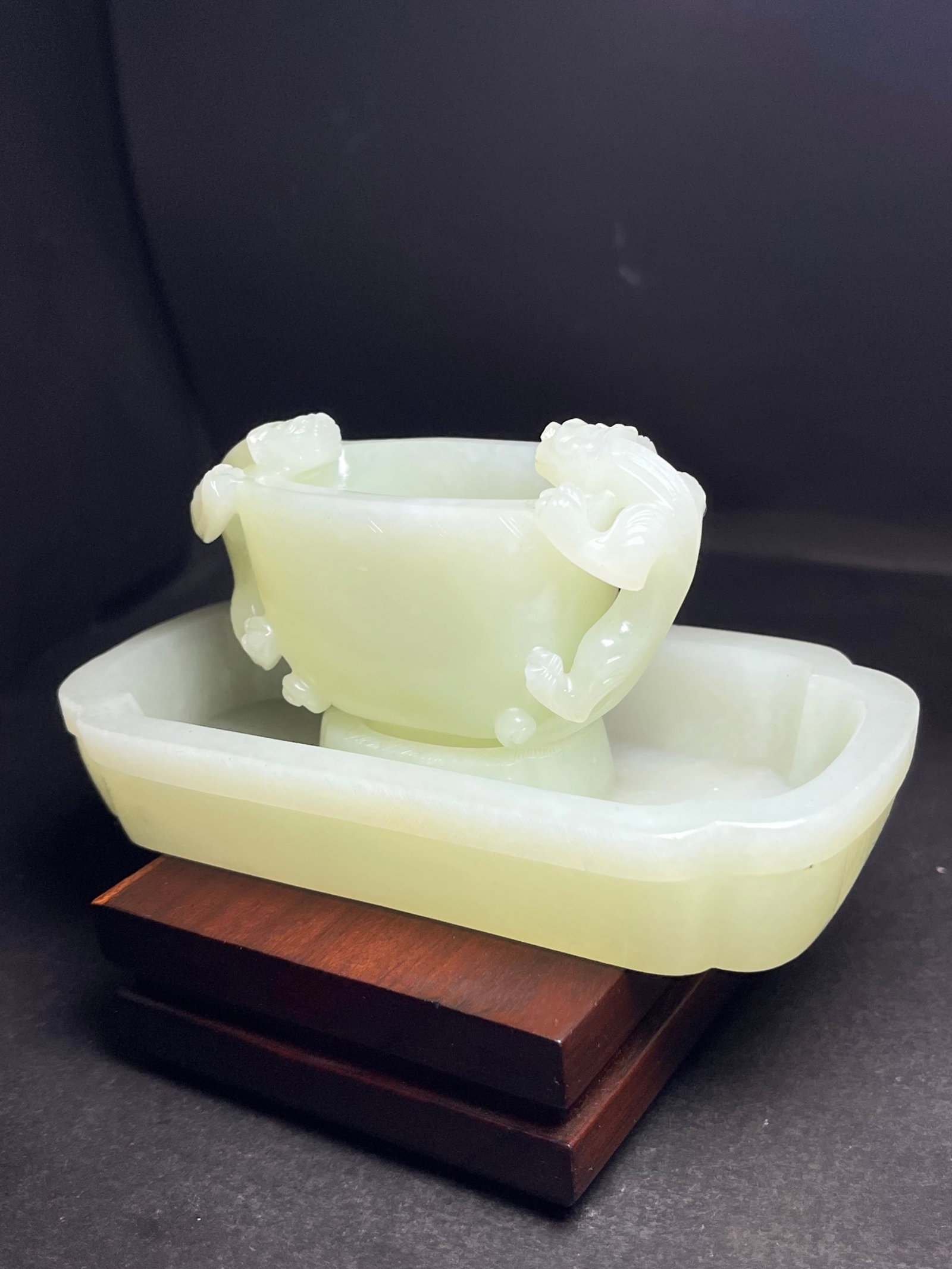 An Exquisite White Jade Chi-Dragon-Ears Cup,With Tray - 4