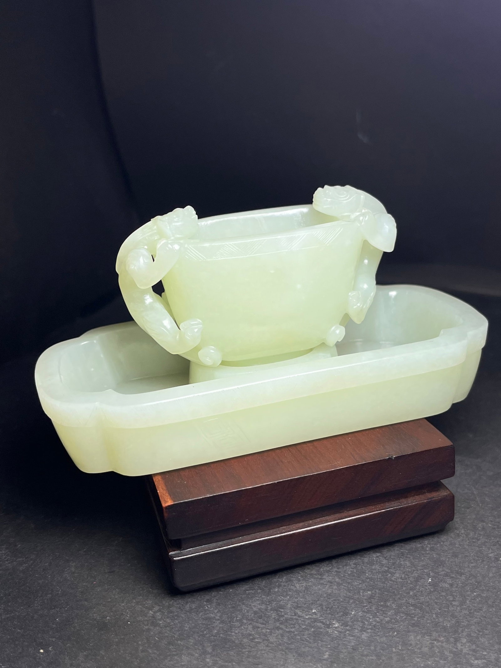 An Exquisite White Jade Chi-Dragon-Ears Cup,With Tray - 5
