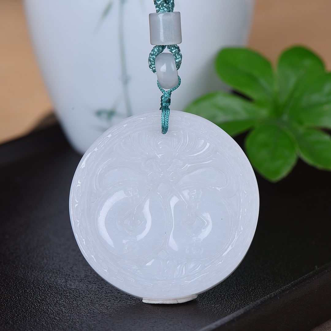 An Exquisite White Jade Pendant: Estimated Value:200-400 An Exquisite White Jade Pendant,Size:48mmx48mm 寓意:转运吉祥 白玉吊坠