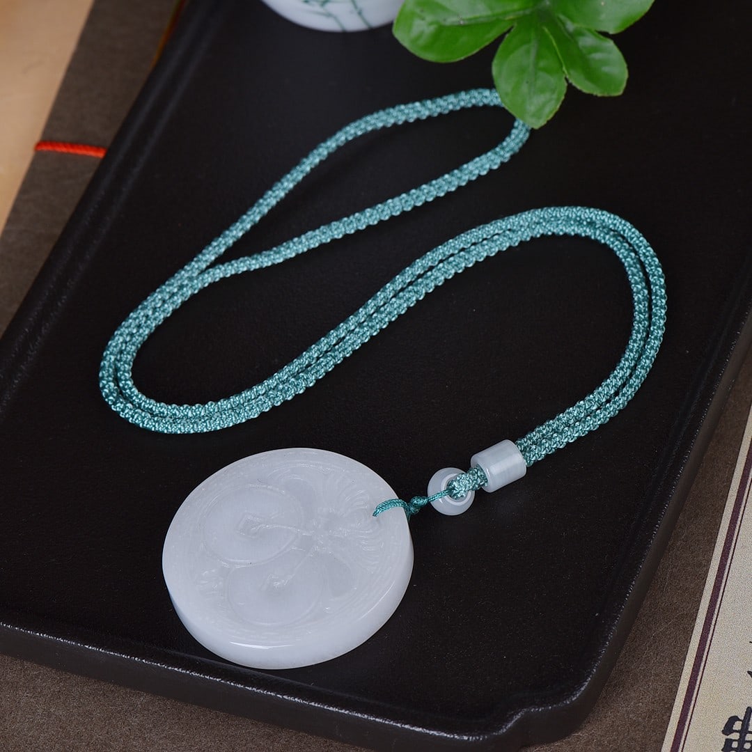 An Exquisite White Jade Pendant - 4