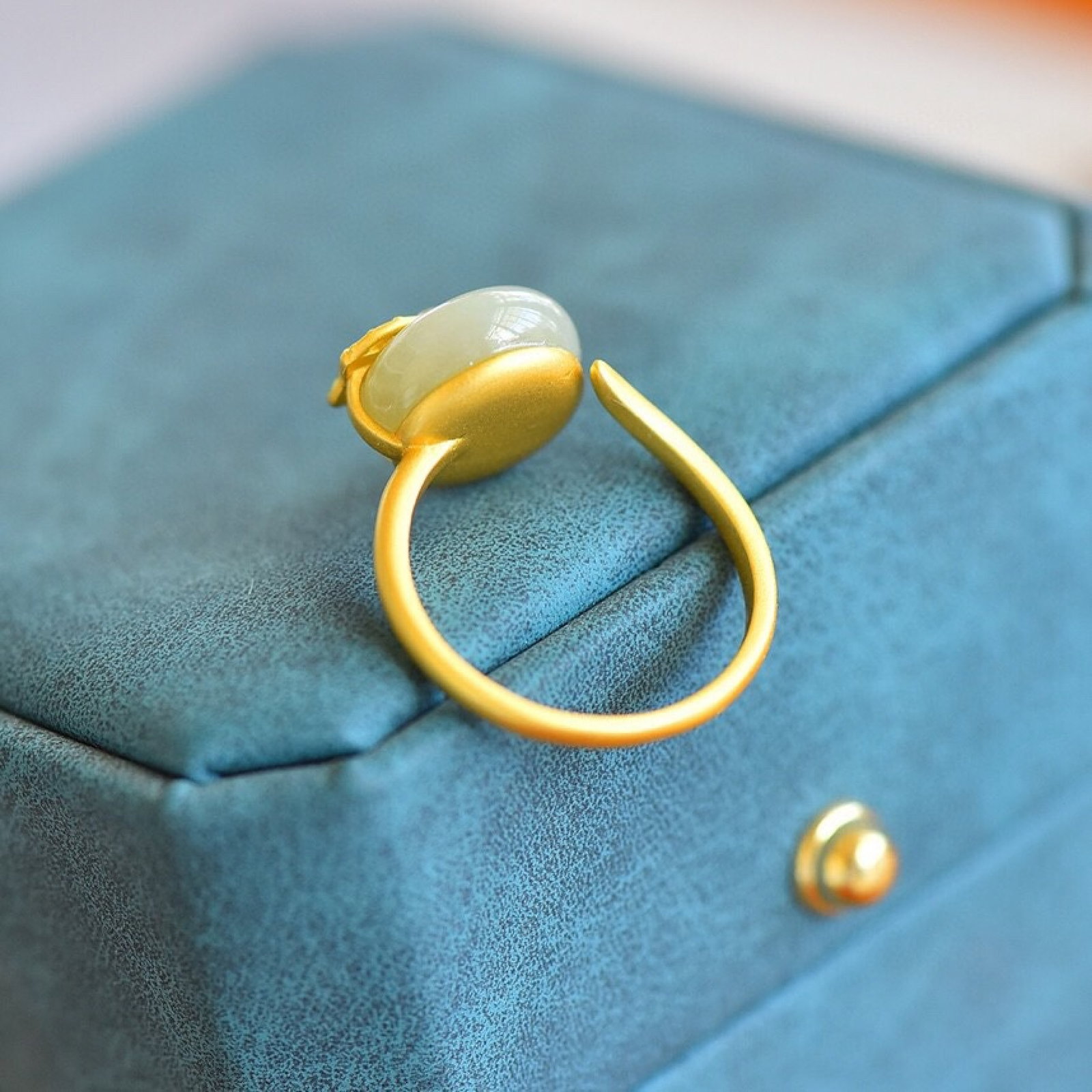 An Exquisite Sterling Silver-Gold Plated Inlaid White Jade Ring - 5