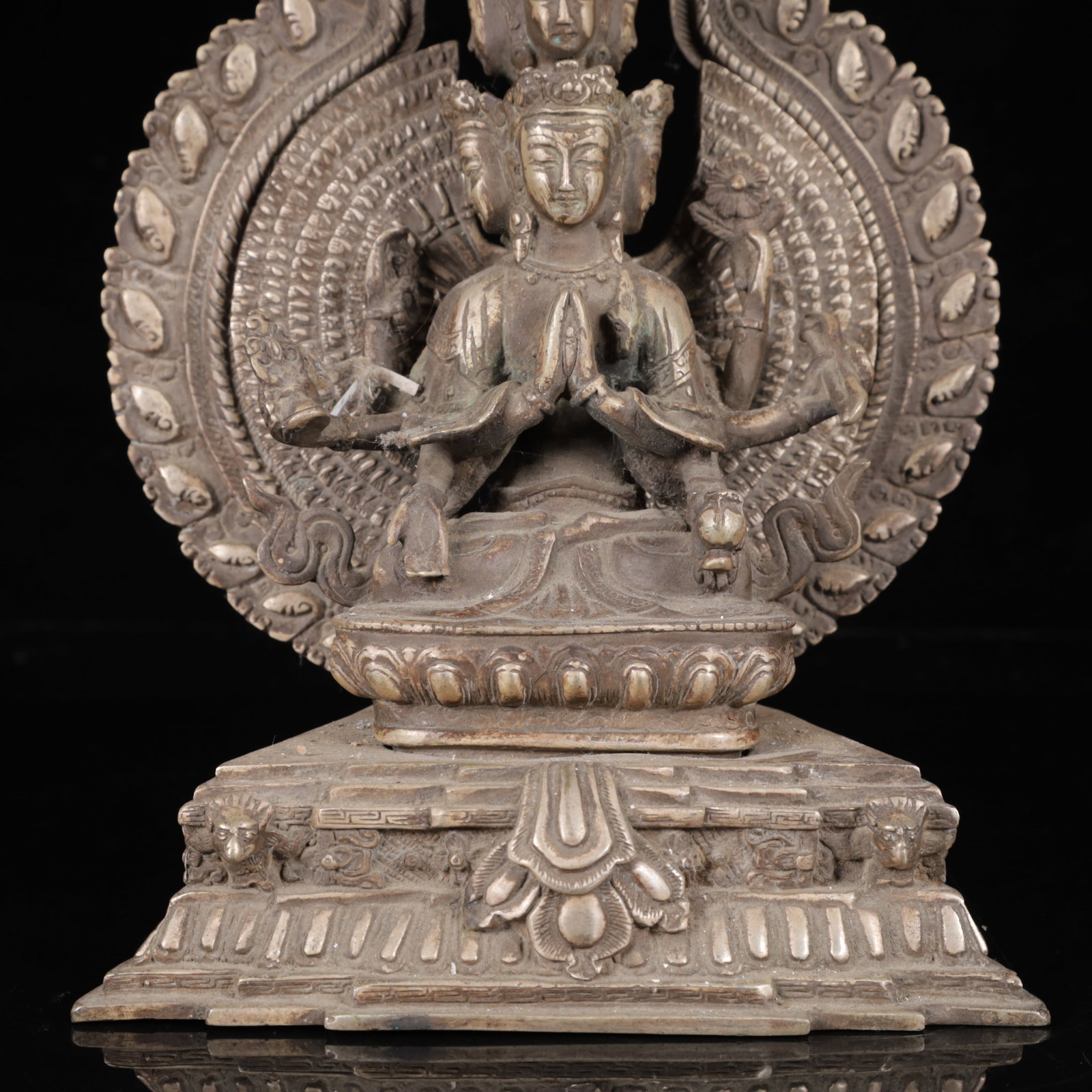An Exquisite Silver-Plated Bronze Statue of Eleven-Headed Buddha Statue - 3