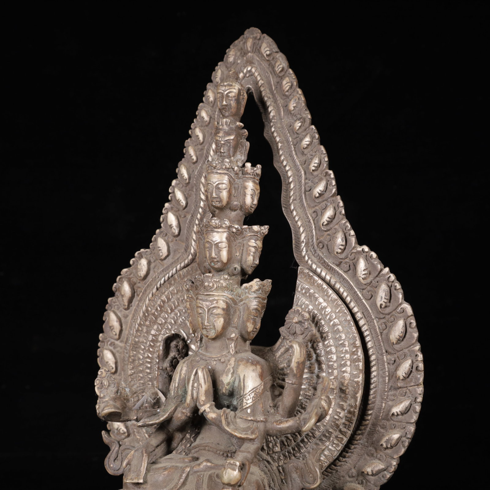 An Exquisite Silver-Plated Bronze Statue of Eleven-Headed Buddha Statue - 5