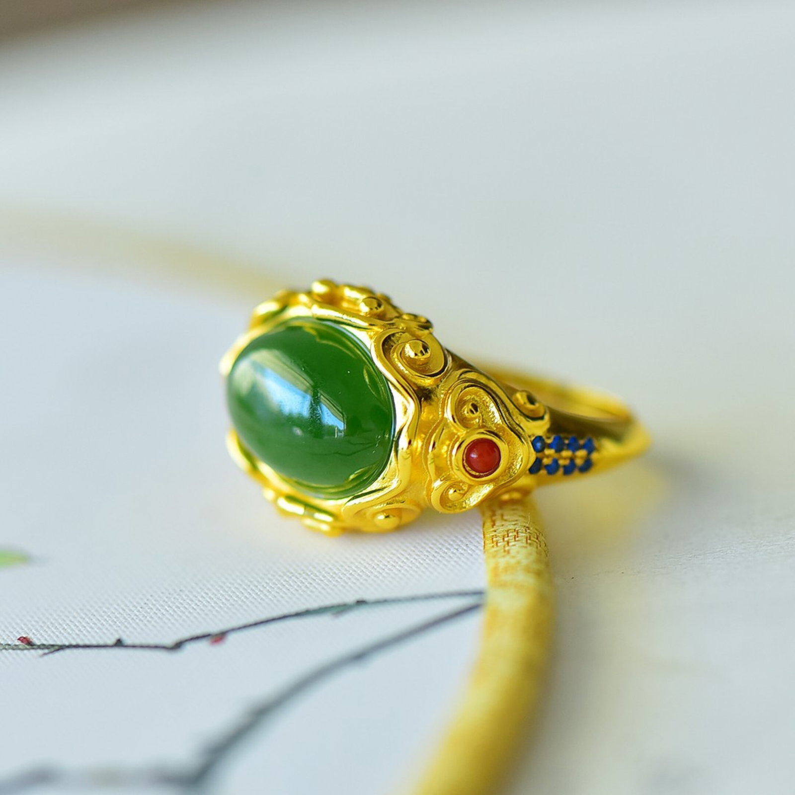 An Exquisite Sterling Silver-Gold Plated Inlaid Jasper Ring - 3
