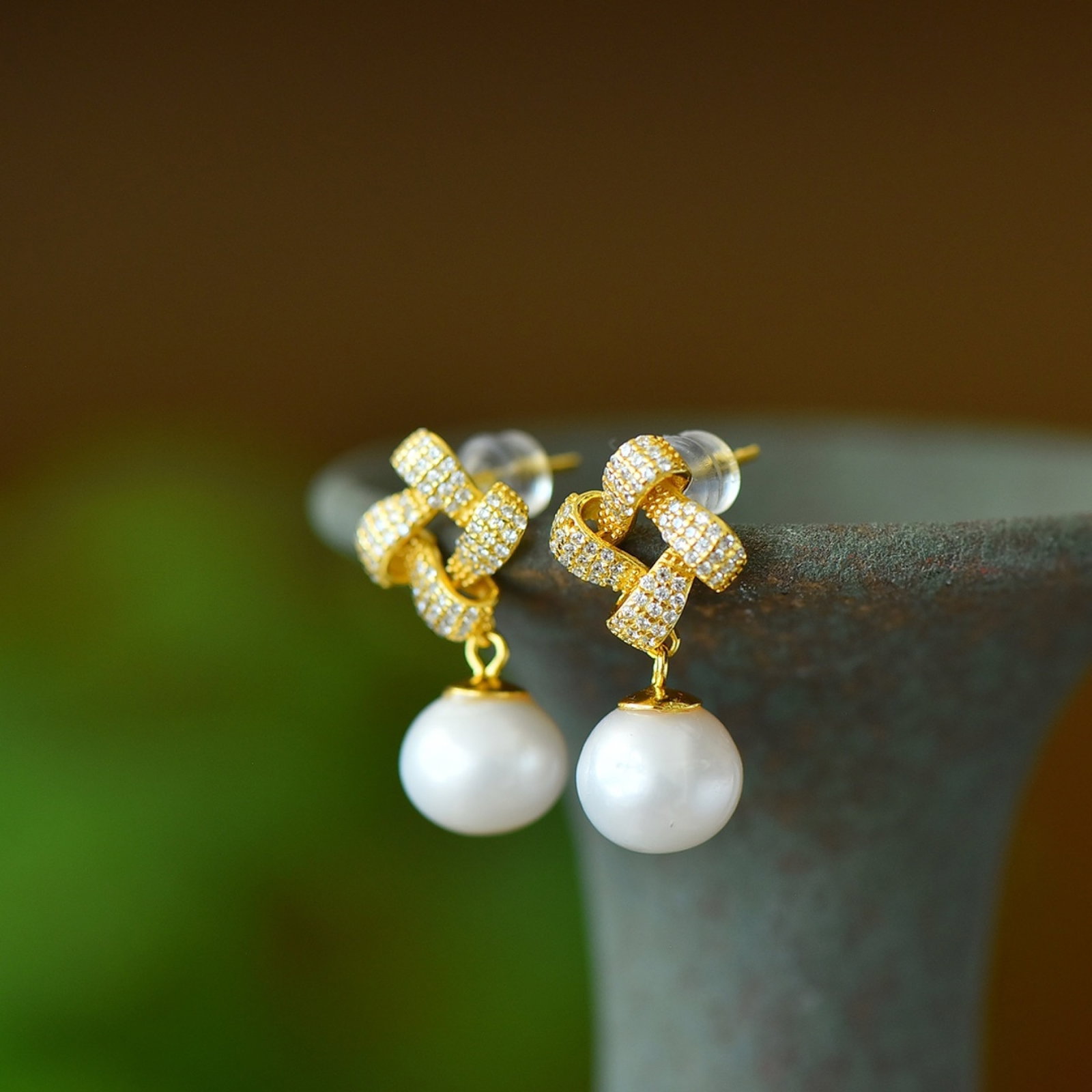 A Pair of Exquisite Sterling Silver-Gold Plated Inlaid Pearls Earrings,Inlaid Gems - 4