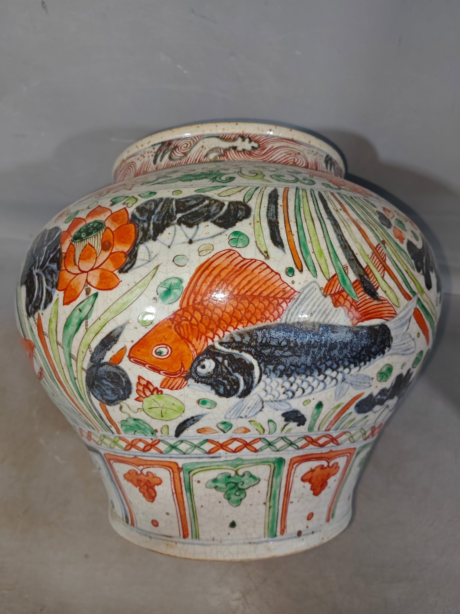 A Rare Blue and White Wucai Hornwort Pattern Cover Jar - 4