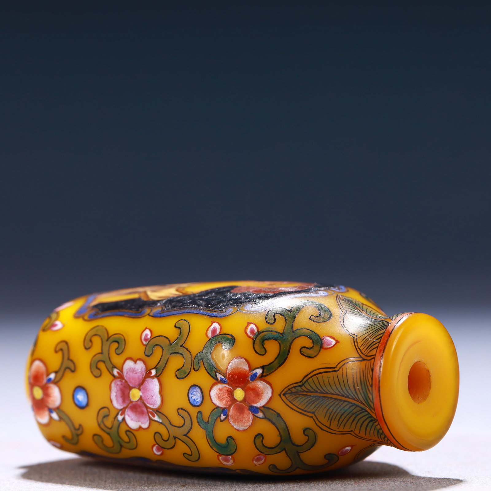An Exquisite Glass Figure Pattern Snuff Bottle - 7