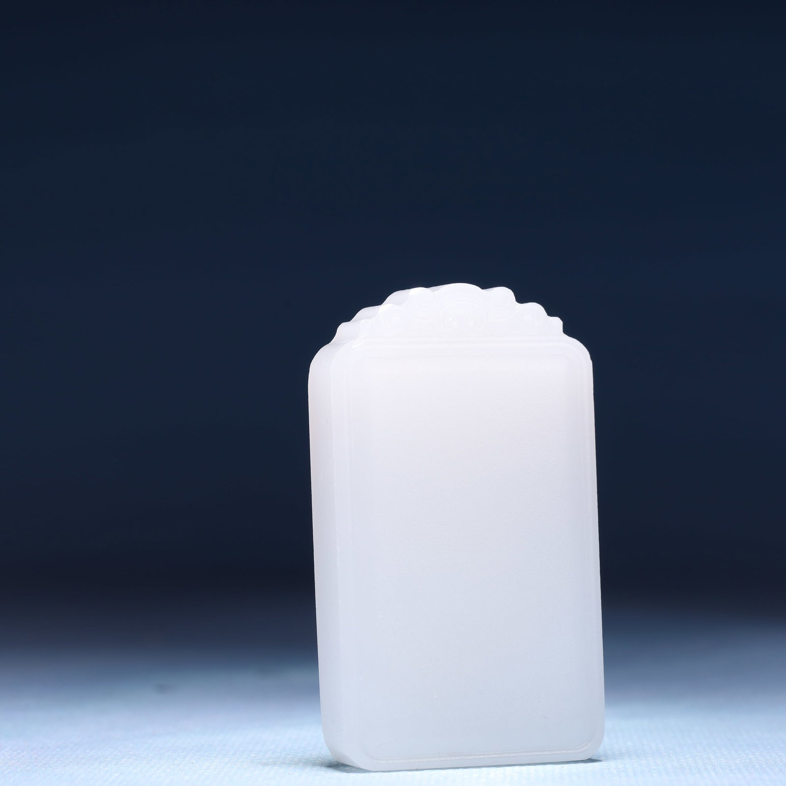 An Exquisite White Jade Pendant - 3