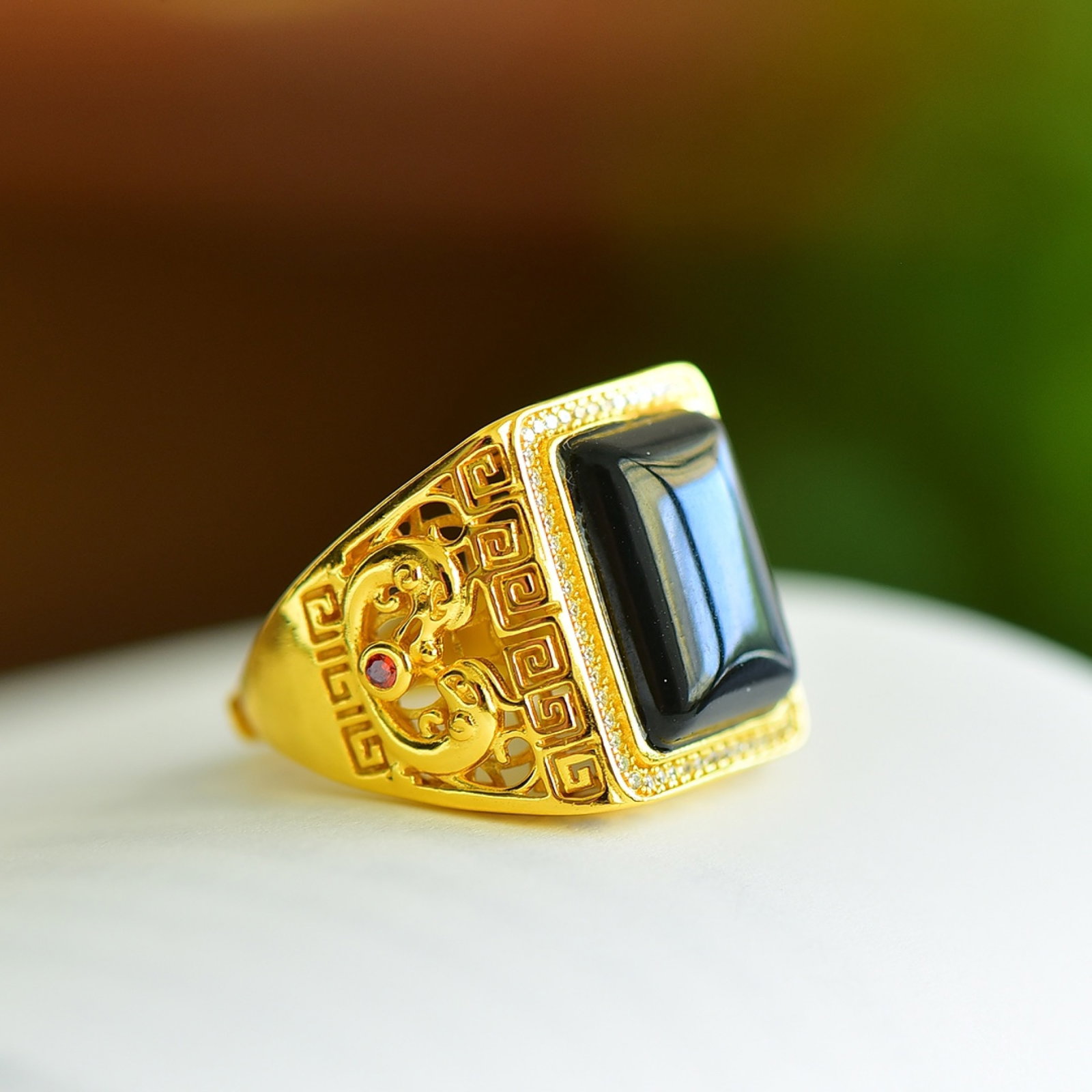 An Exquisite Sterling Silver-Gold Plated Inlaid Black Jade Ring,Inlaid Diamond - 2