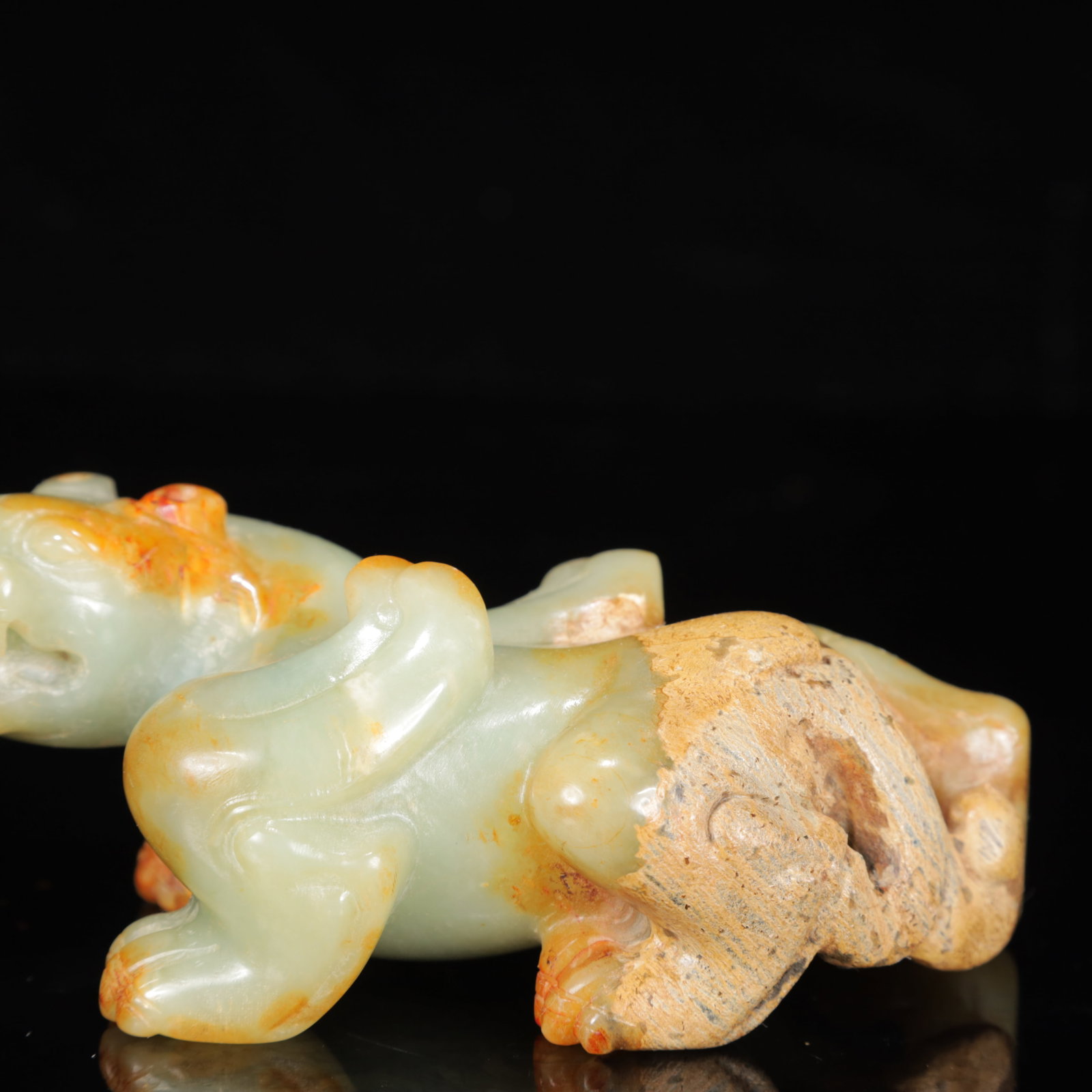 An Exquisite White Jade Lion Ornament - 3