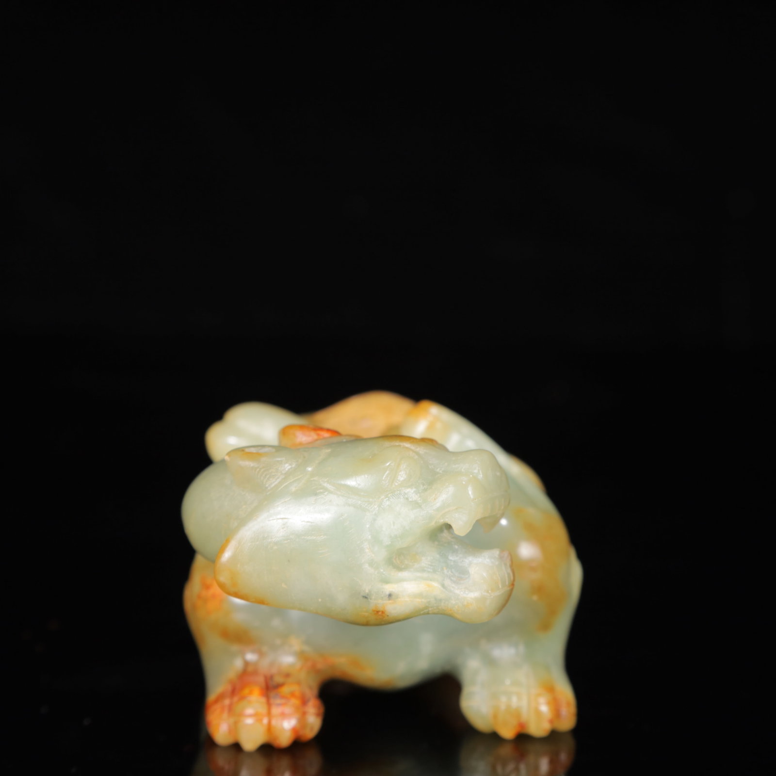 An Exquisite White Jade Lion Ornament - 5