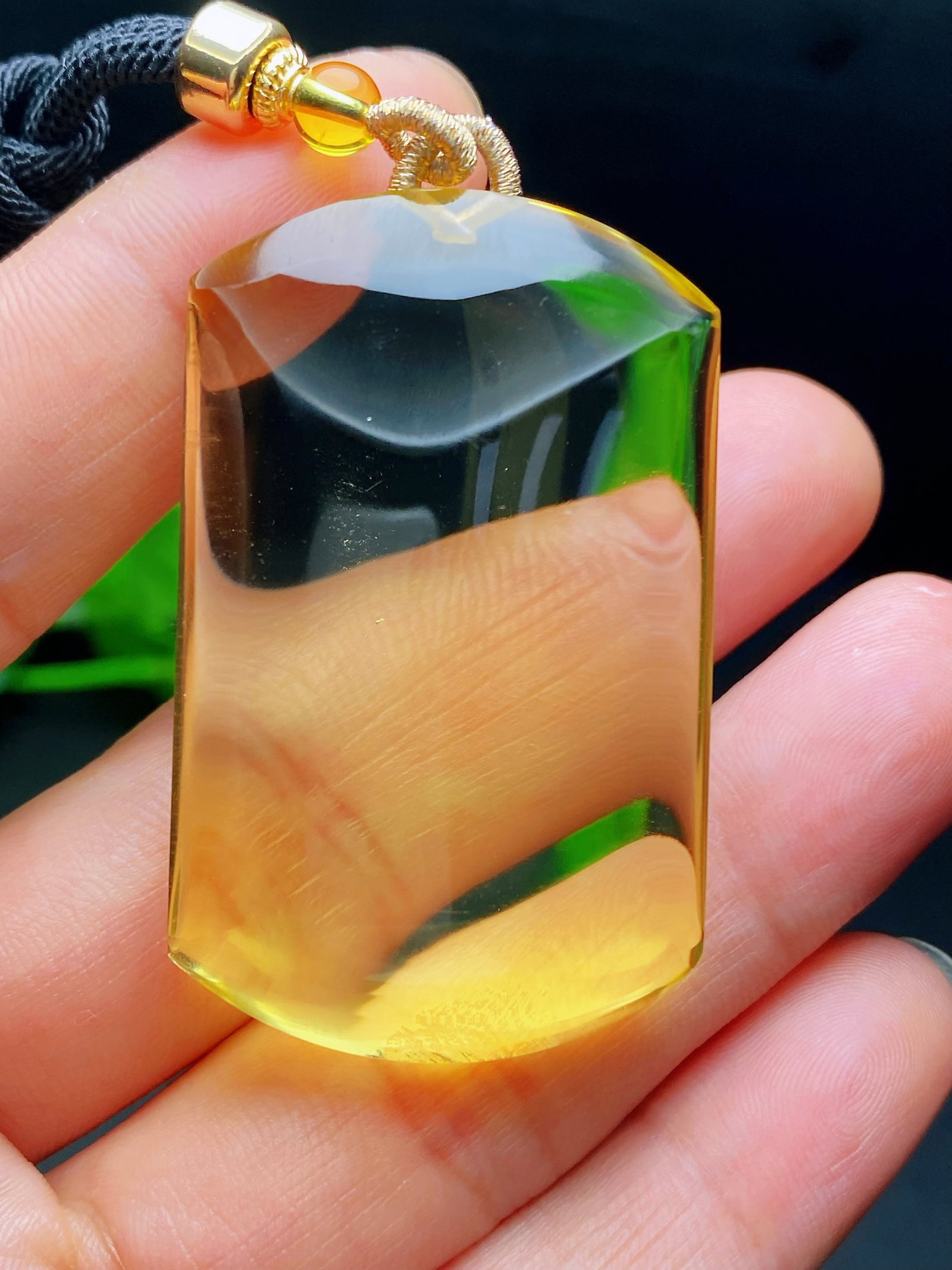 An Exquisite Crystal Pendant (1 of 6)