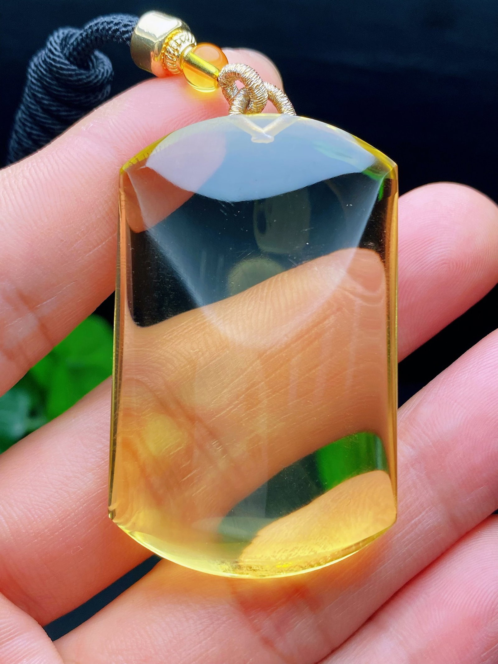 An Exquisite Crystal Pendant - 4