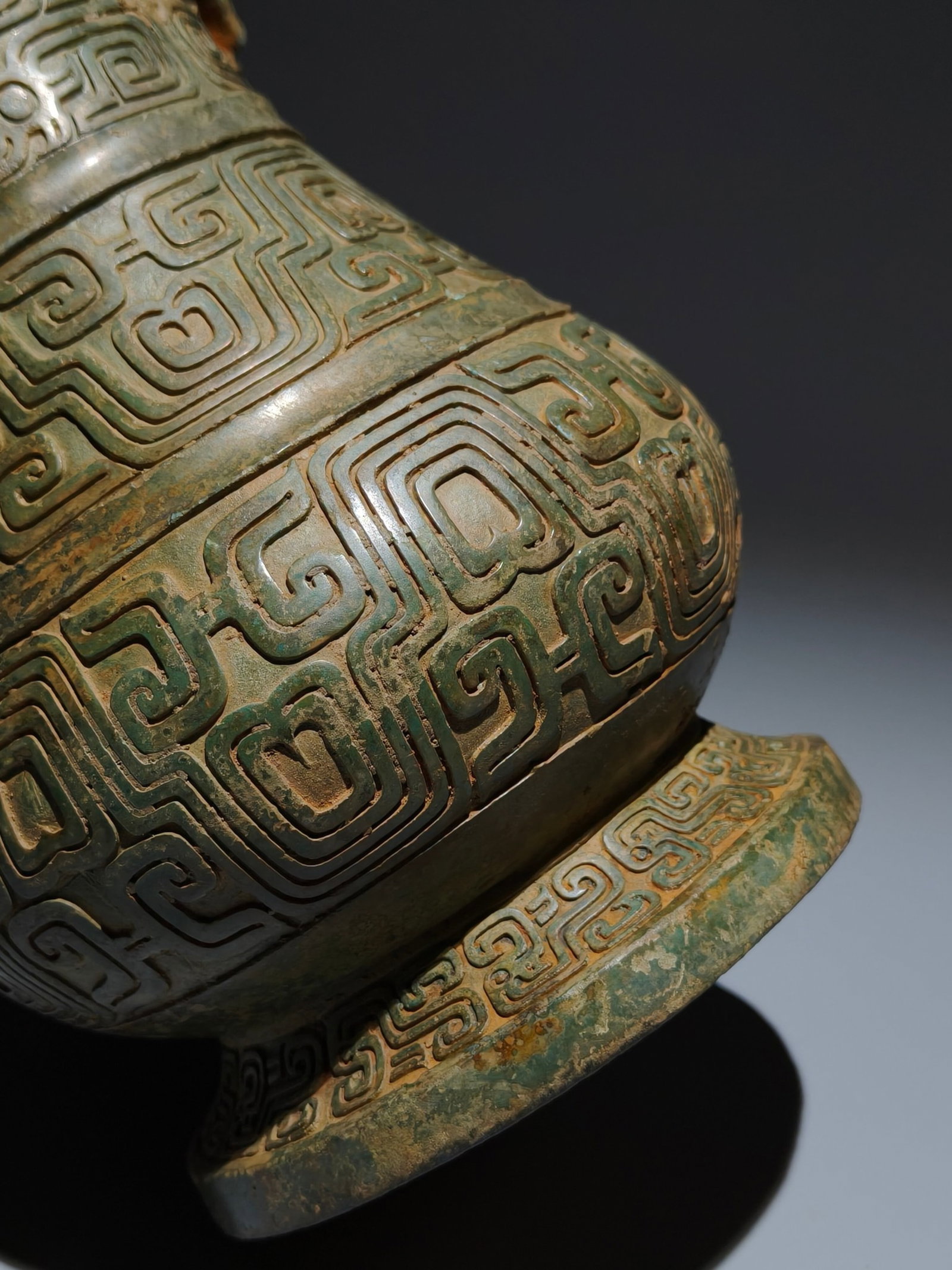 An Archaic Bronze Beast-Ears Pot,With Inscription - 5