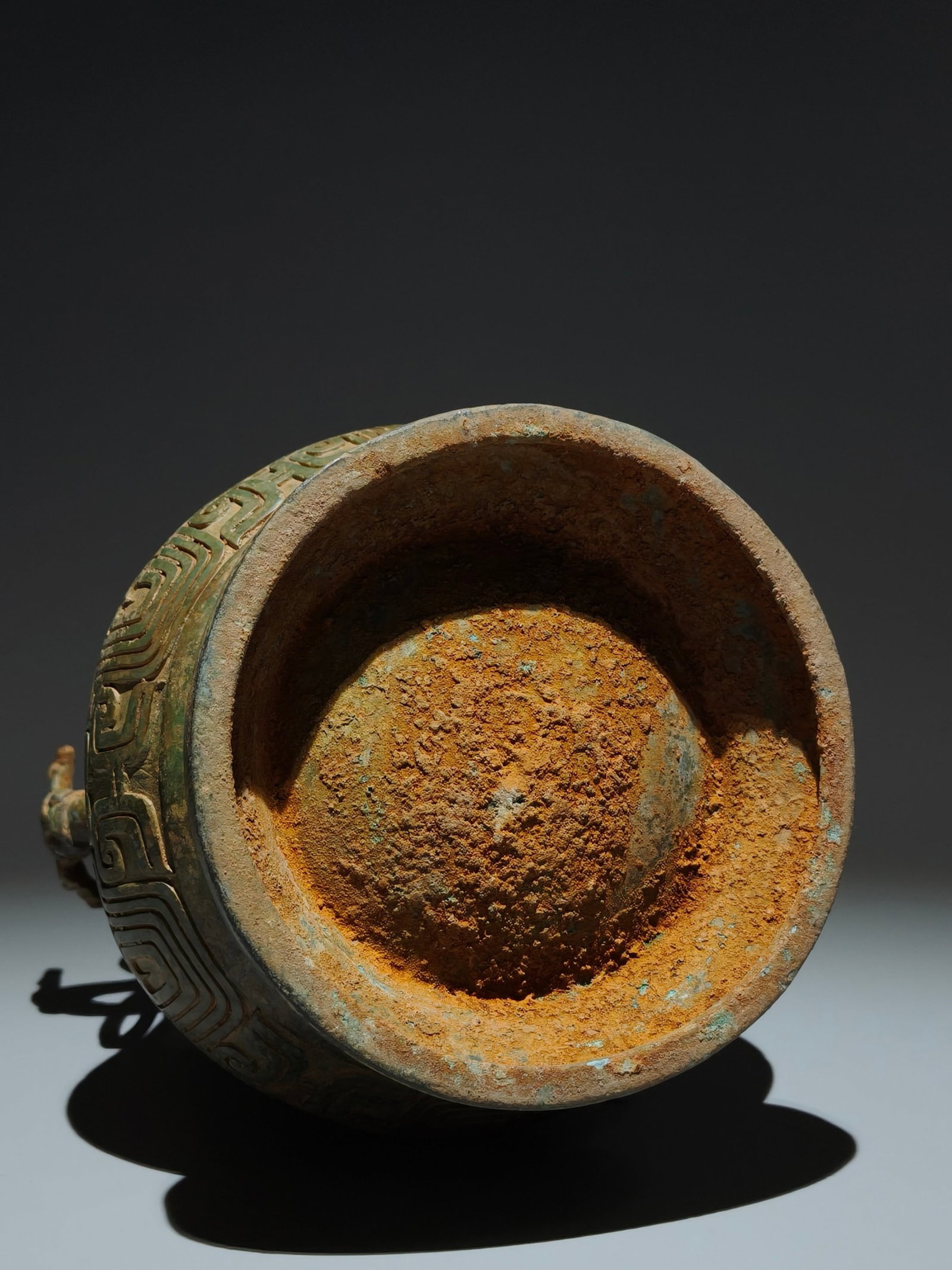 An Archaic Bronze Beast-Ears Pot,With Inscription - 9