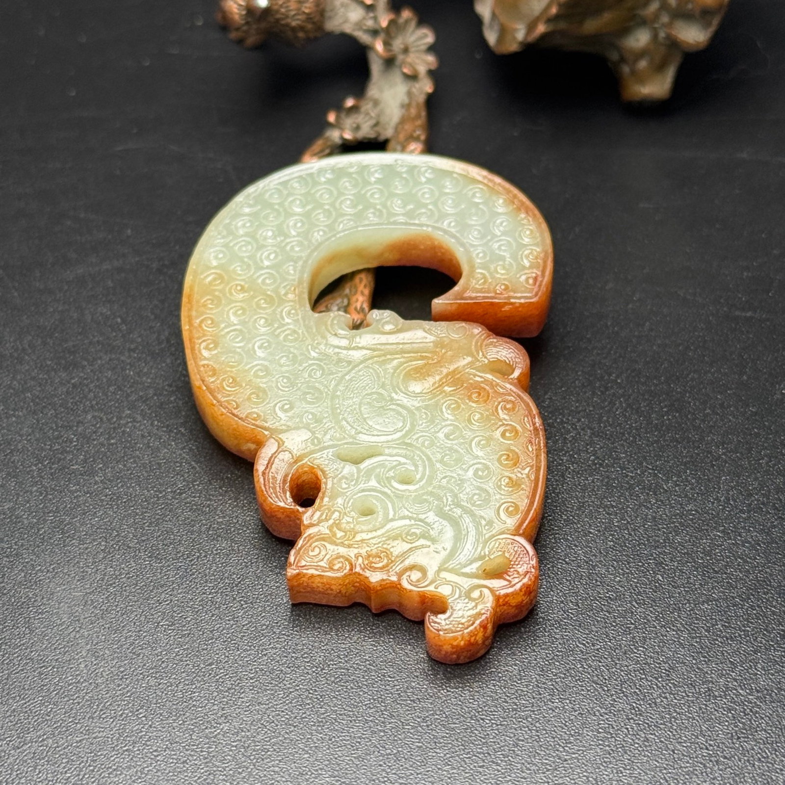 An Exquisite White Jade Dragon Pendant - 5