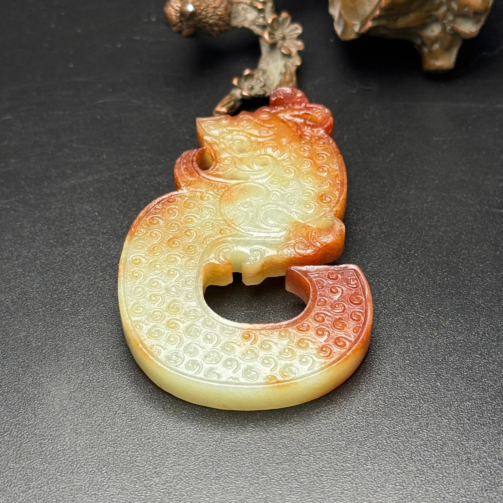 An Exquisite White Jade Dragon Pendant - 6