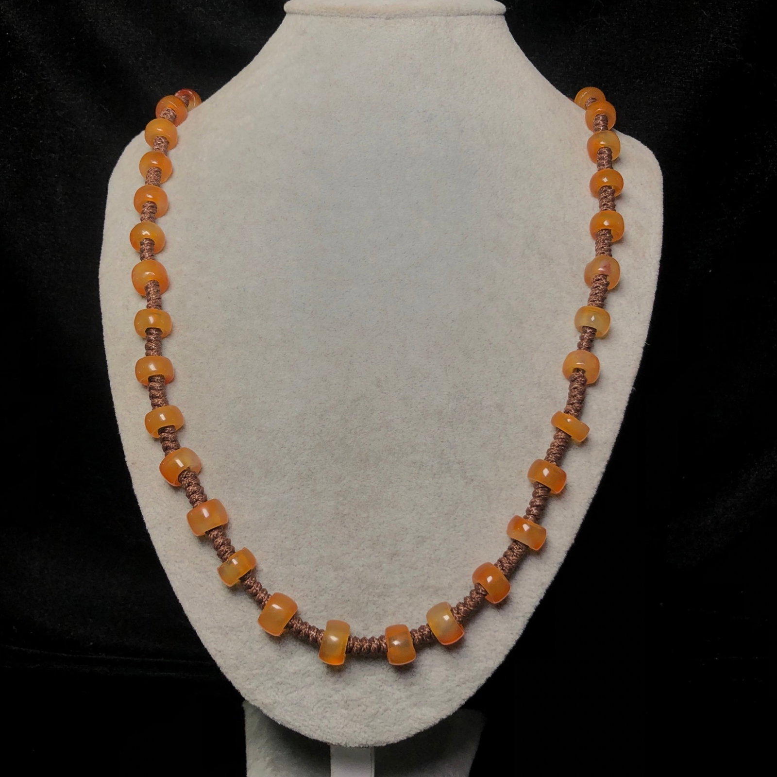 An Exquisite Agate Necklace - 9