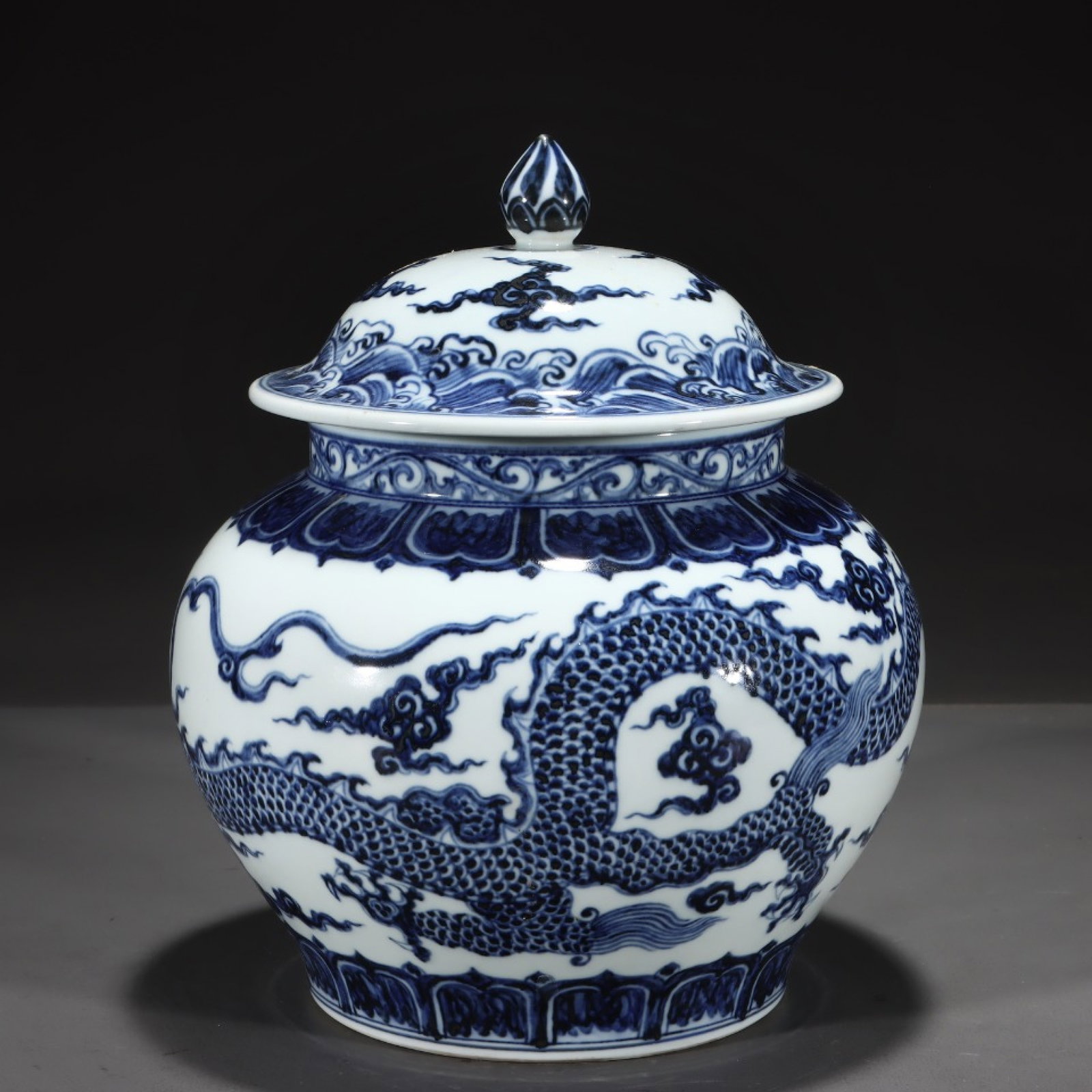An Exquisite Blue and White Auspicious Cloud and Dragon Pattern Cover Jar - 4