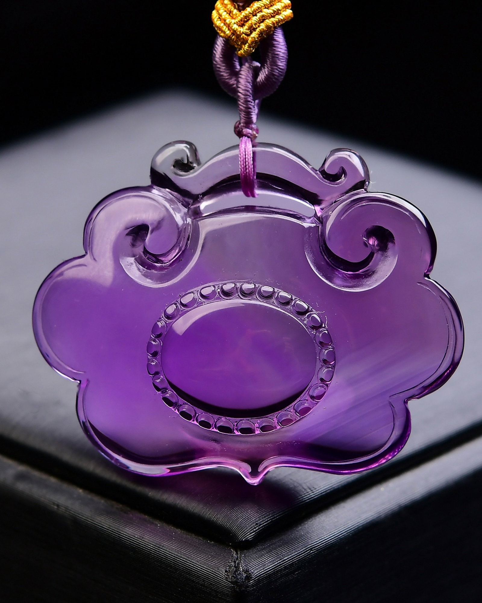 An Exquisite Crystal Pendant: Estimated Value:1000-2000 An Exquisite Crystal Pendant,Size:42mmx33mmx13mm,Weight:21.9g 水晶吊坠